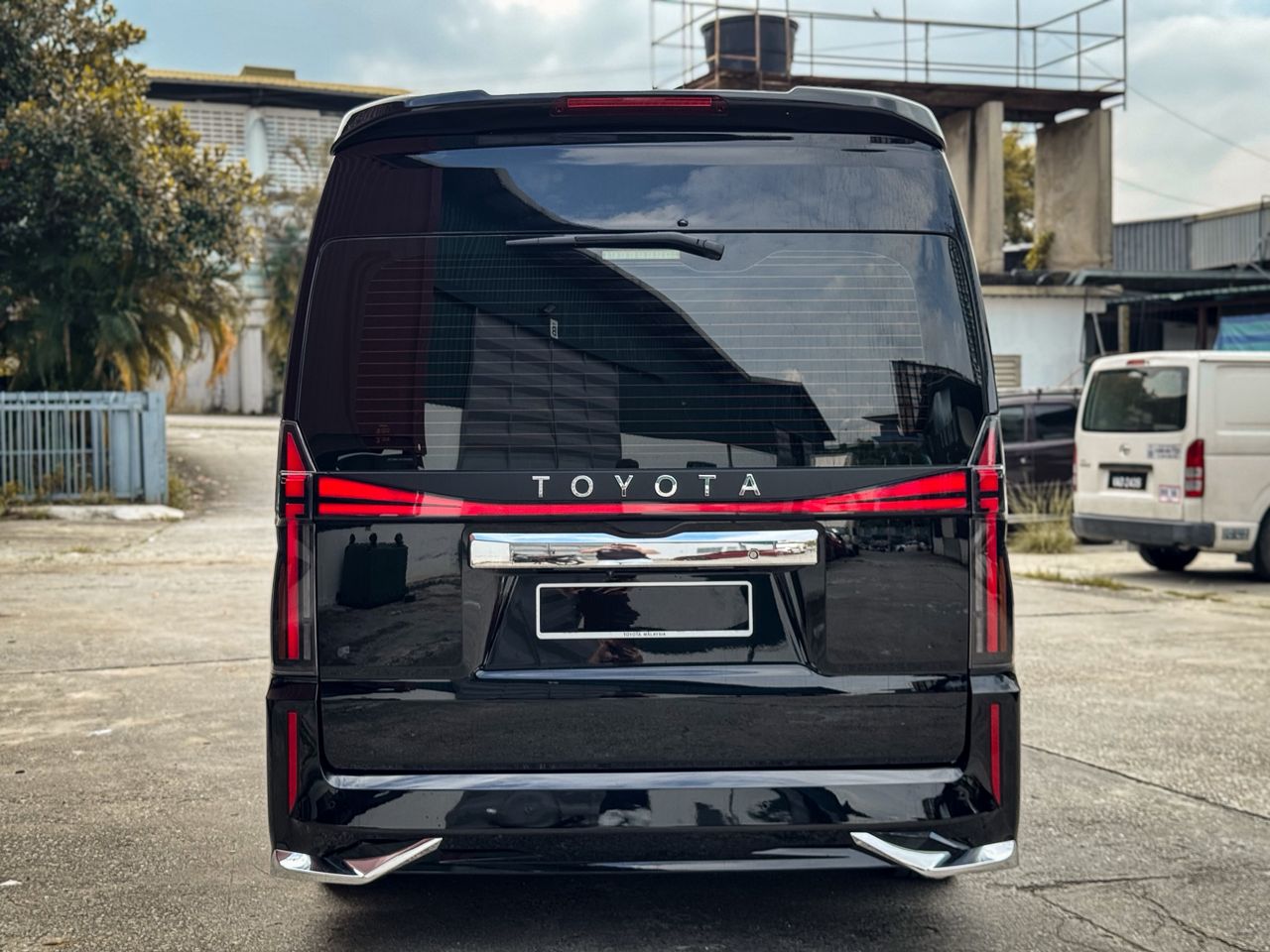 HIACE FULL CAR PAINTING 