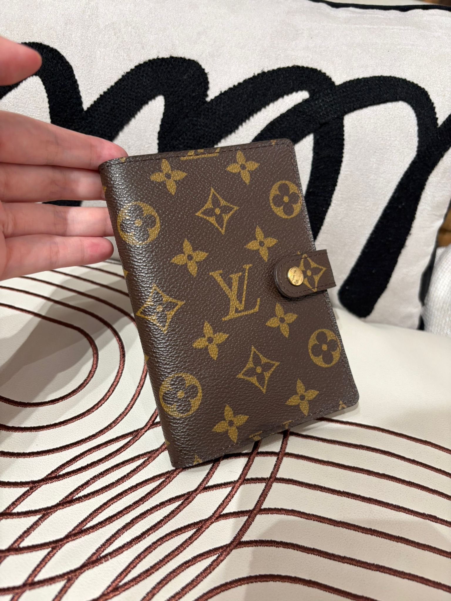 Lv Monogram cover 記事本封套 100%Authentic,95%new✅防塵袋