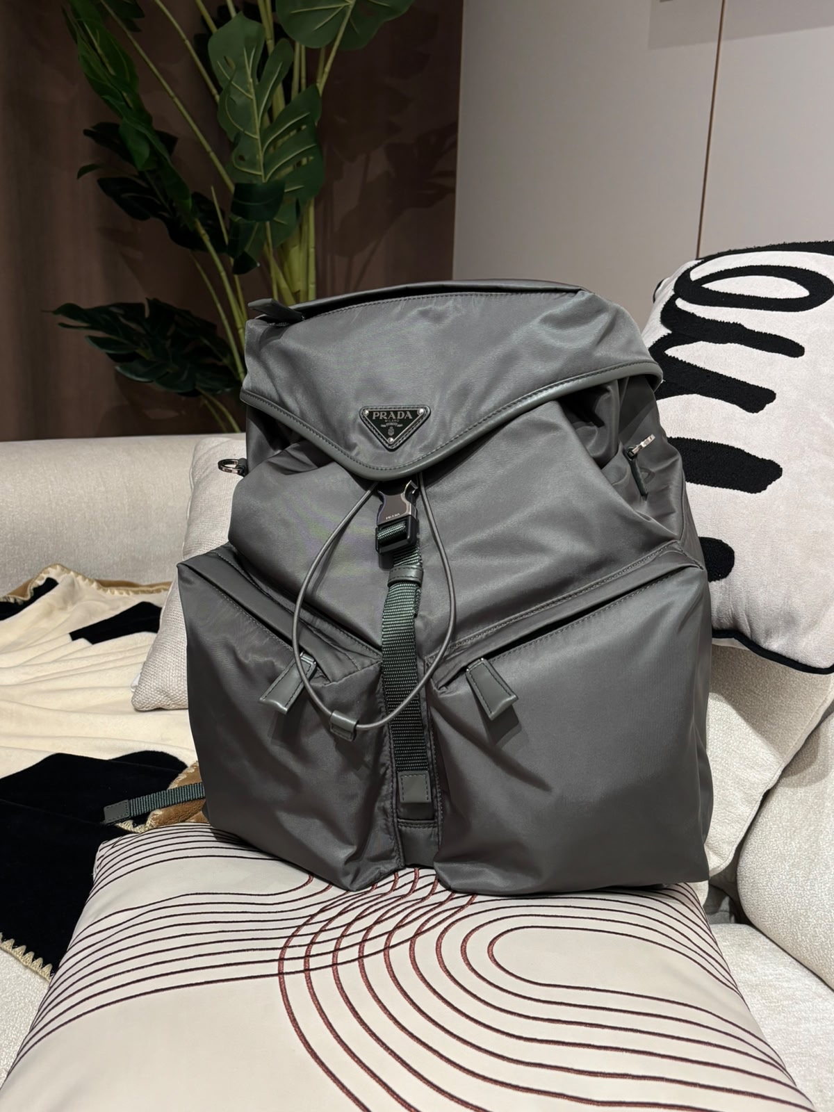 PRADA Re-Nylon Backpack 2VZ108_2DW3_F0002_V_DYO 100%Authentic, 99%New 未使用品 ✅Strap✅Dust Bag