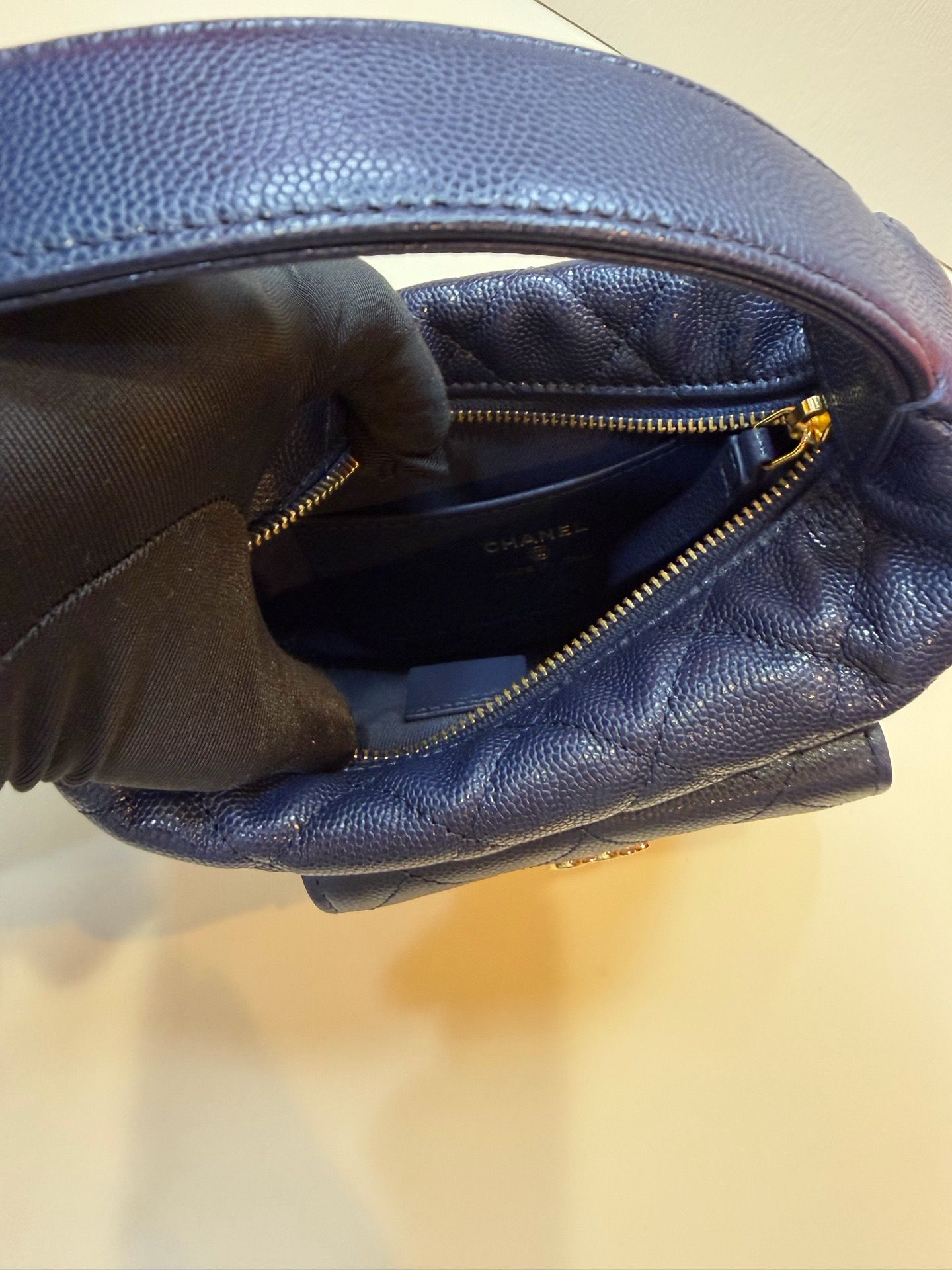 Pre-Owned CHANEL Mini Hobo Bag