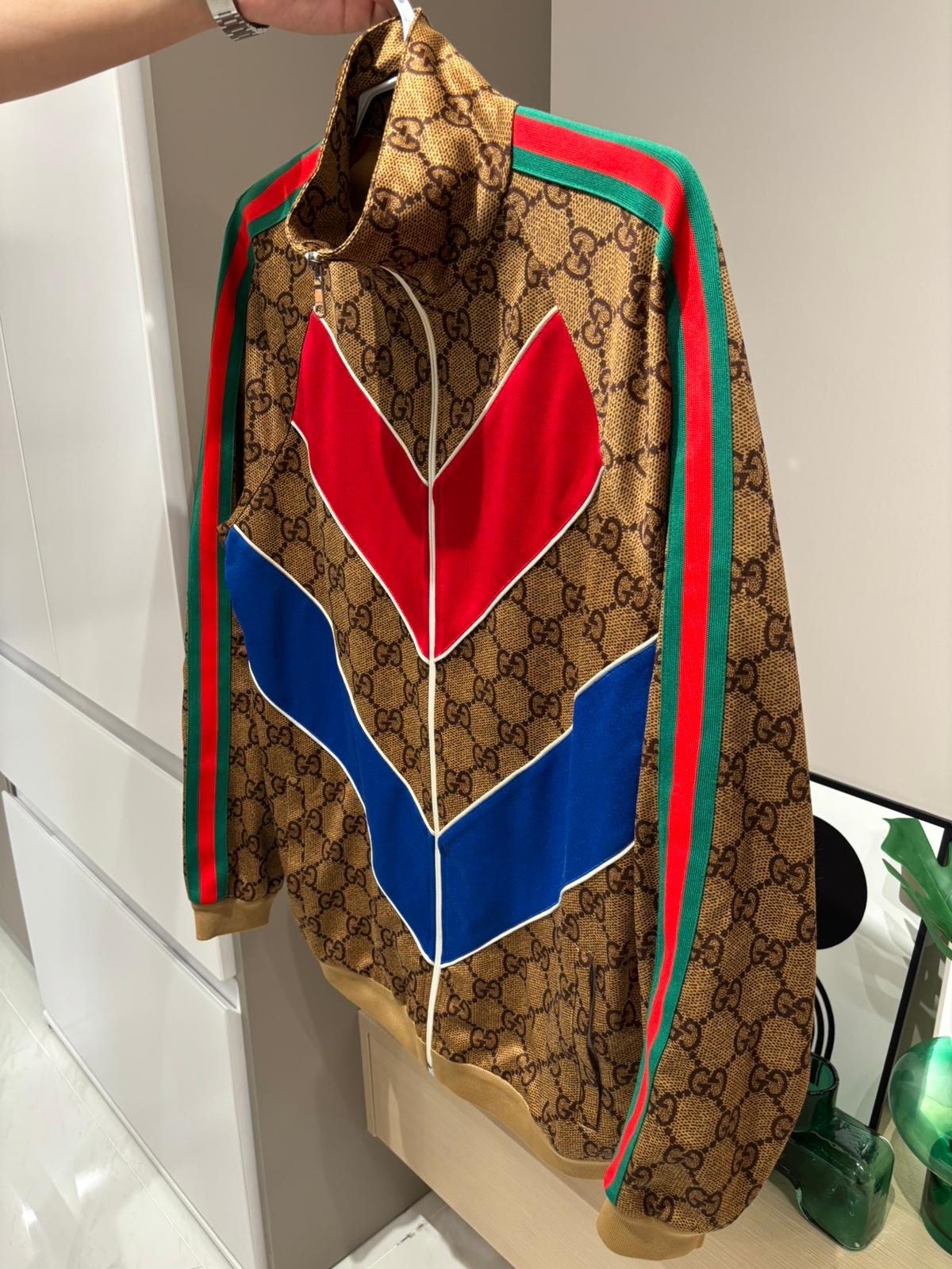 Gucci Jacket 100%Authentic, 99%New 