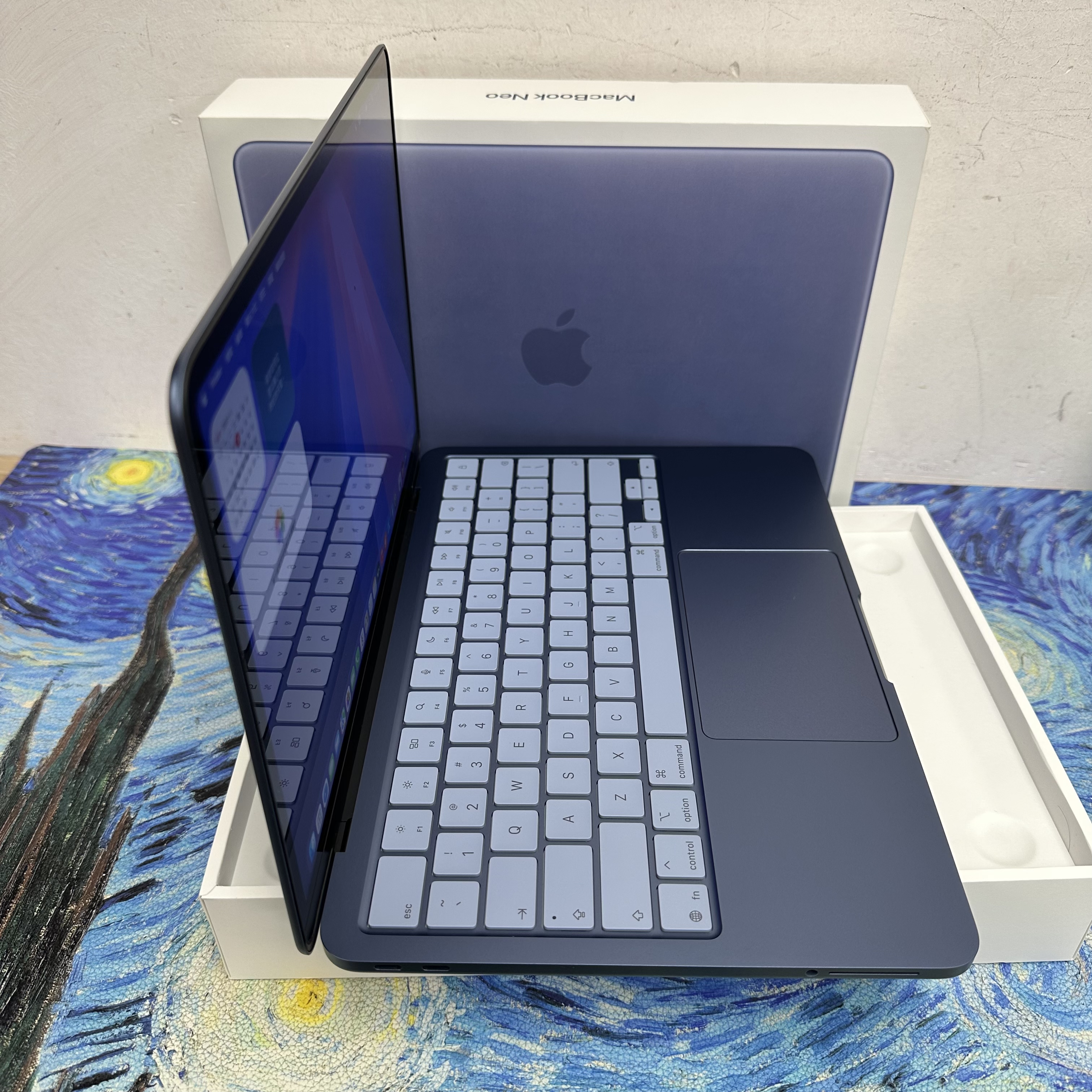 #5935 APPLE  MacBook Neo A18 Pro CPU/ 8GB Ram/256GB SSD/5核心GPU/Liquid Retina Mon/13吋/藍色/Gaming Laptop / Notebook / 超強續航能力/文書機 / 畫圖 / 剪片 / Movie / Netflix 