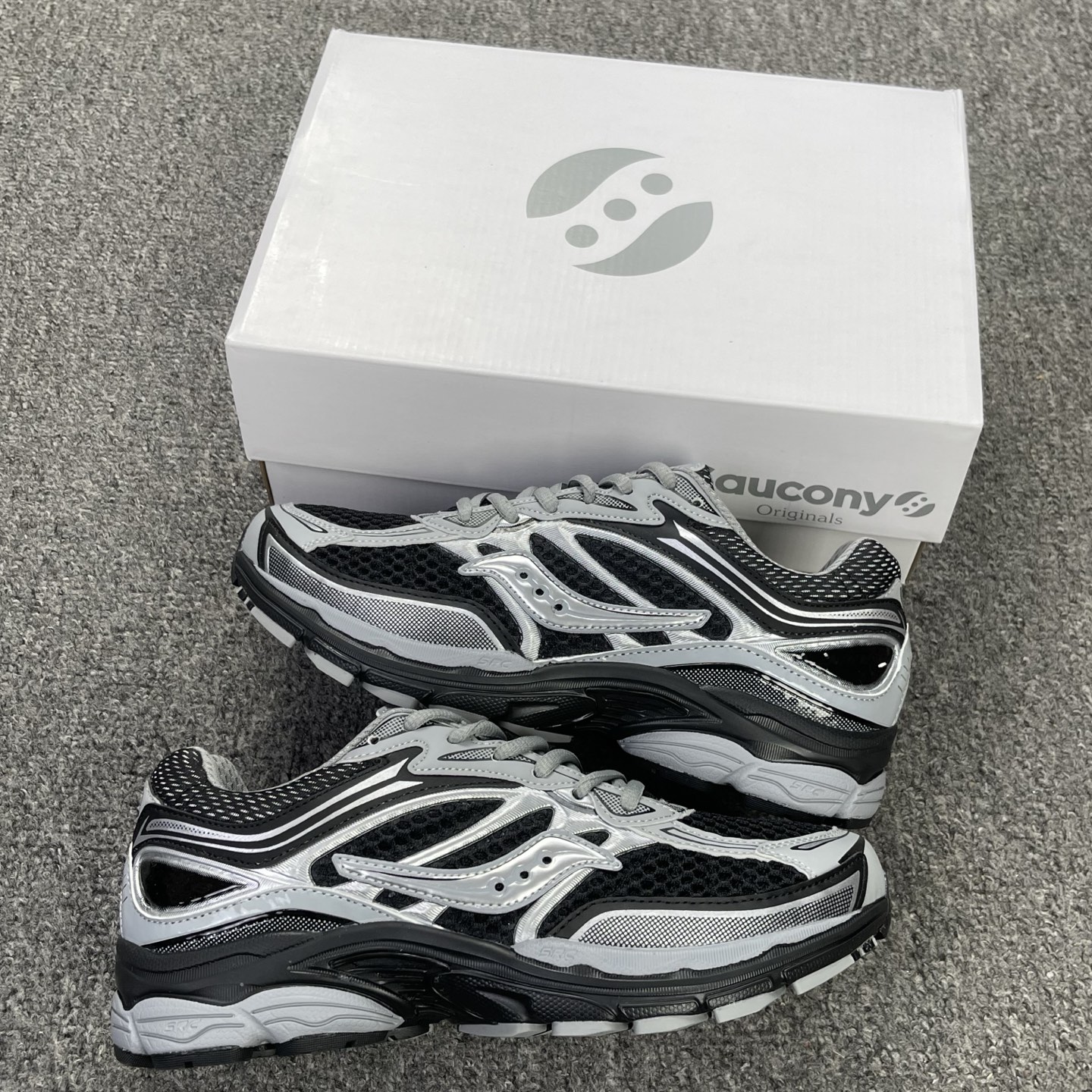 Saucony ProGrid Omni 9