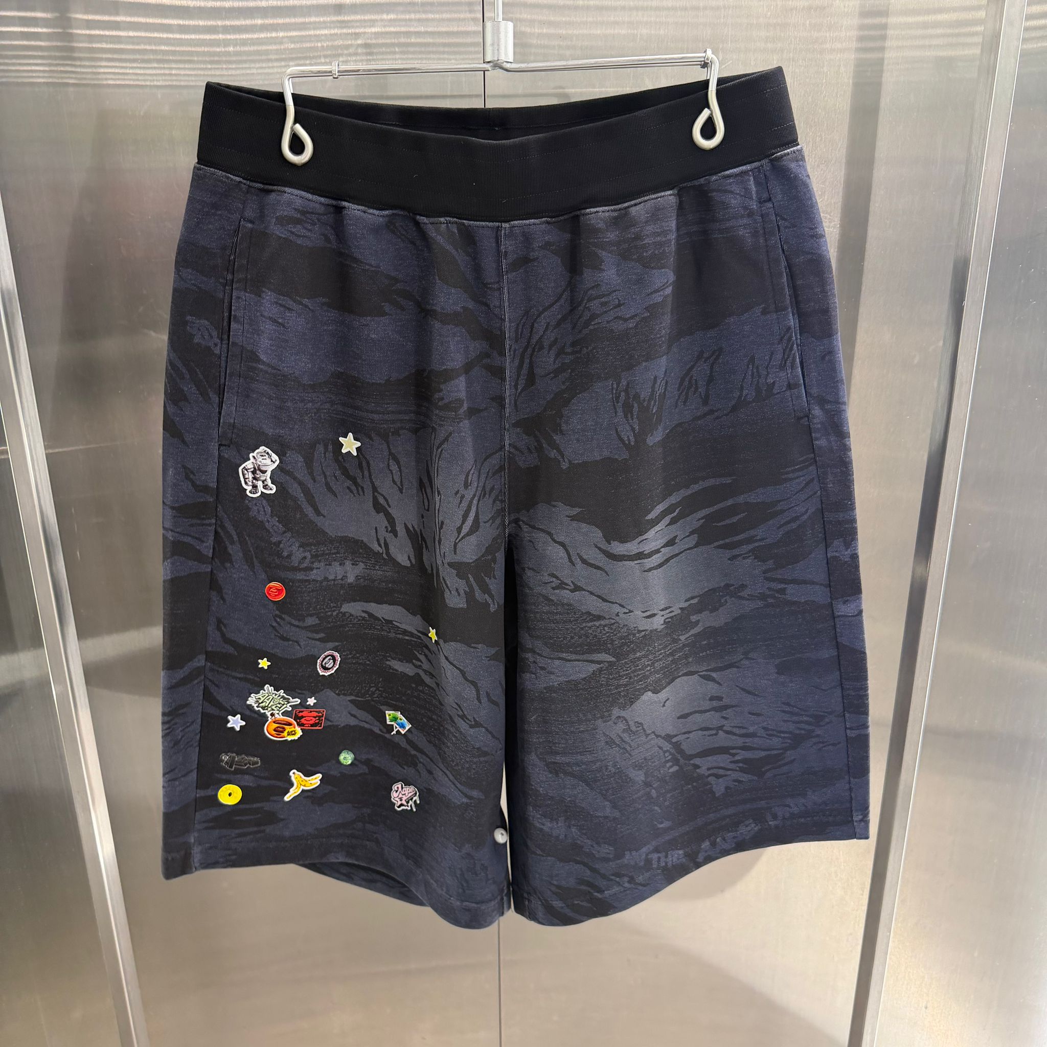AAPE Sticker print sweat shorts (D617)