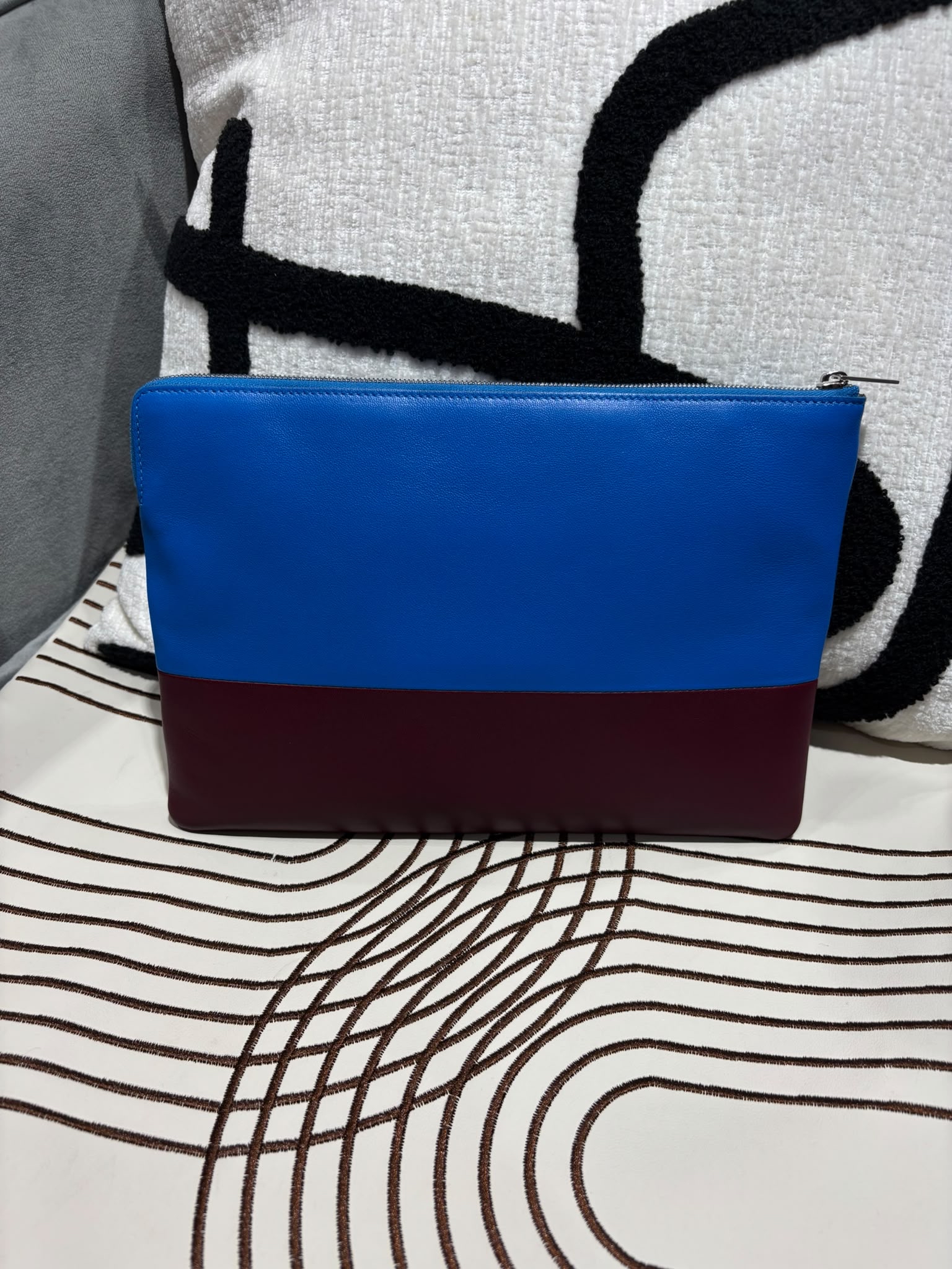 Celine Solo Clutch Bag 藍色拼酒紅小牛皮手拿包 ,$100%Authentic, 99%New