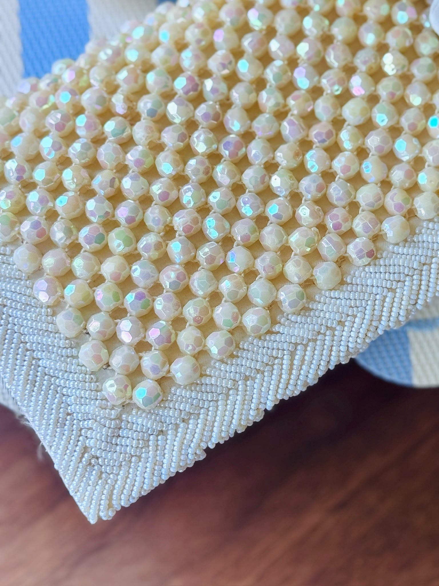 C.a. 1960s Made in Hong Kong Iridescent Beaded Satin Clutch (MT2600)