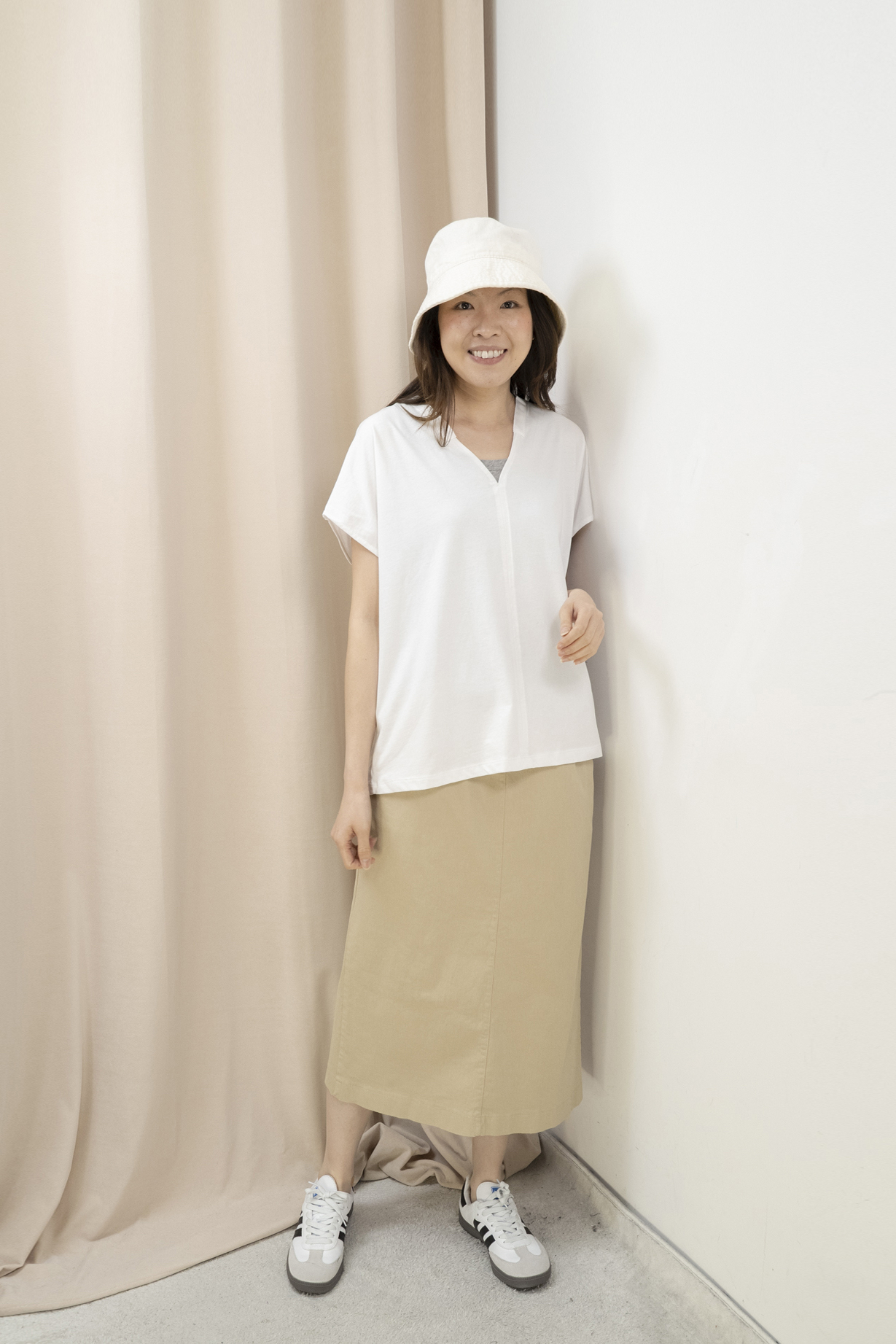  V領柔滑Top(白色）