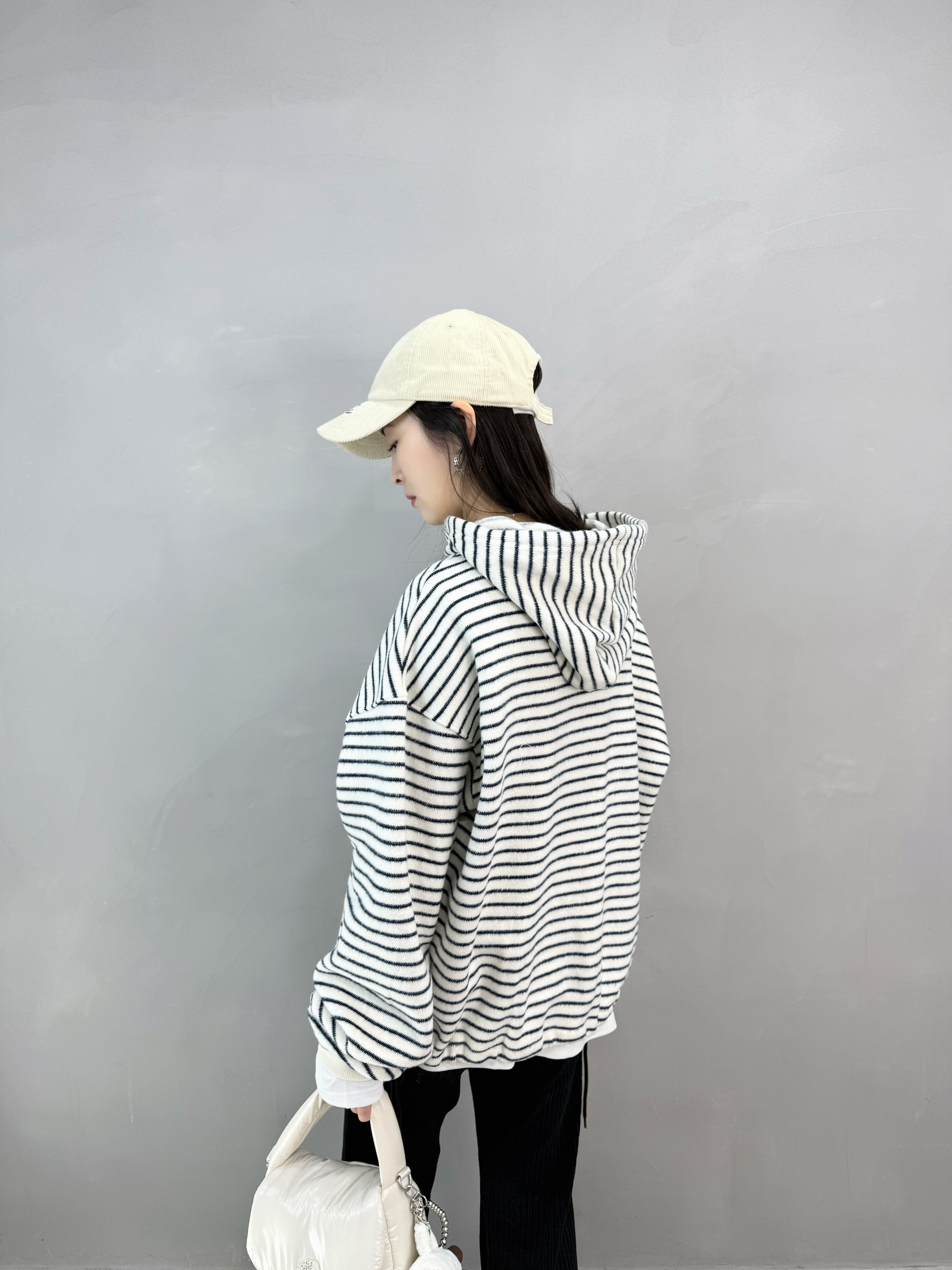 D62 絨毛橫間有帽衛衣