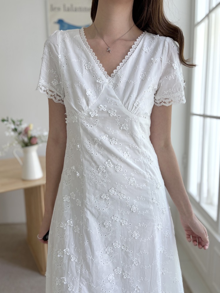 Aurelie Embroidered Dress (White)