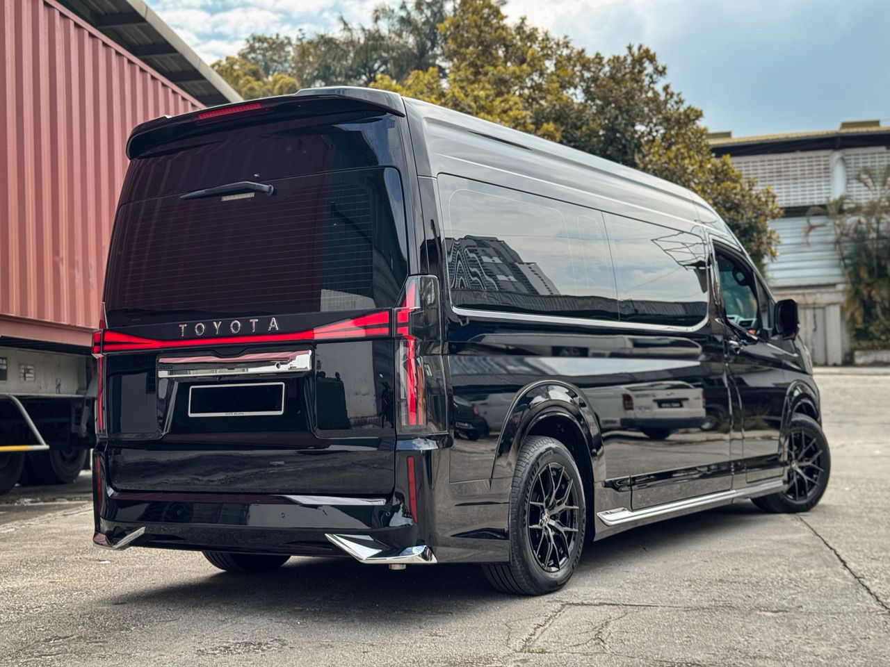 HIACE FULL CAR PAINTING 