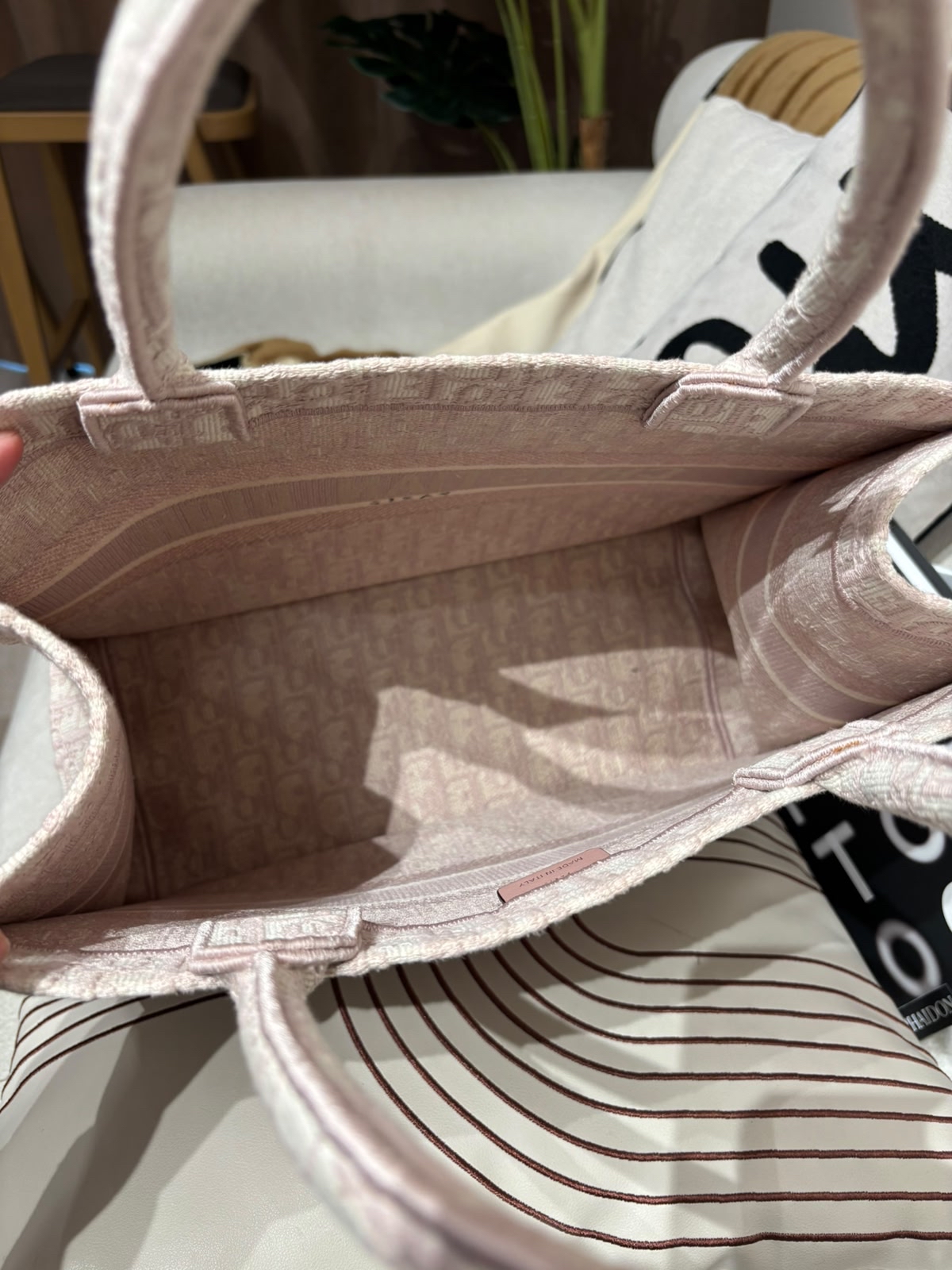Dior Book Tote Medium Pink 100%Authentic, 98%New ✅專門店收據✅Dust bag