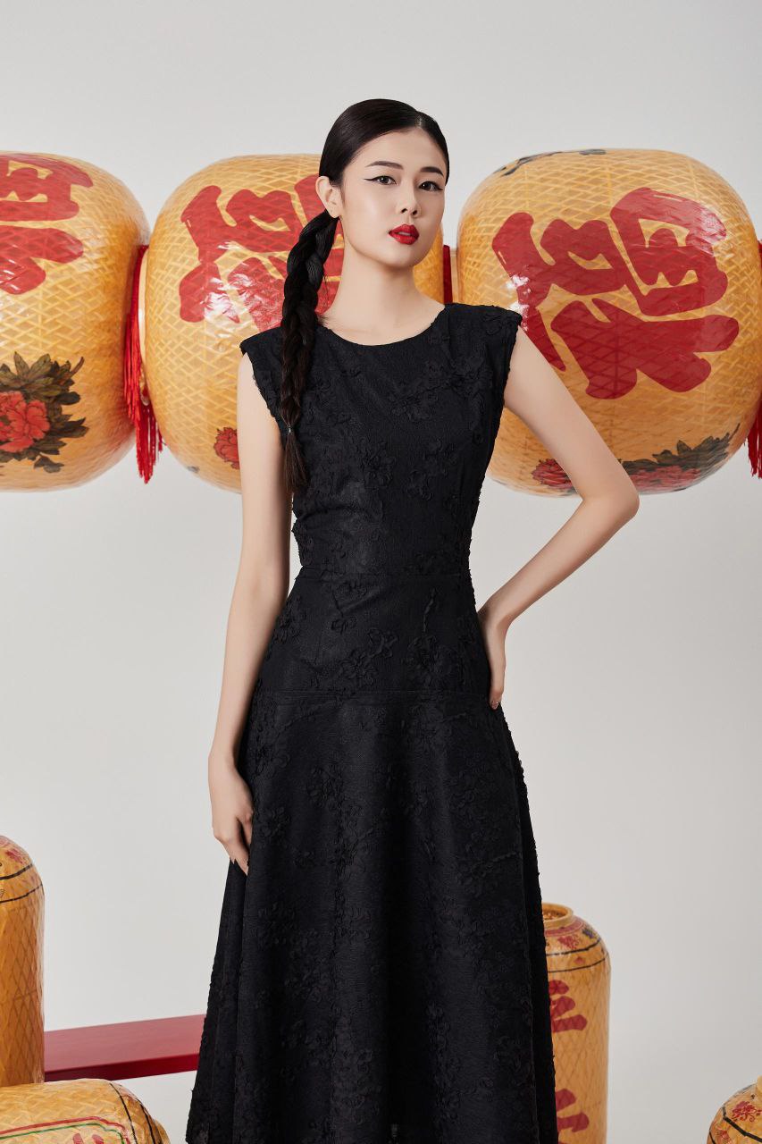 刺绣立体花朵优雅连身裙 2083