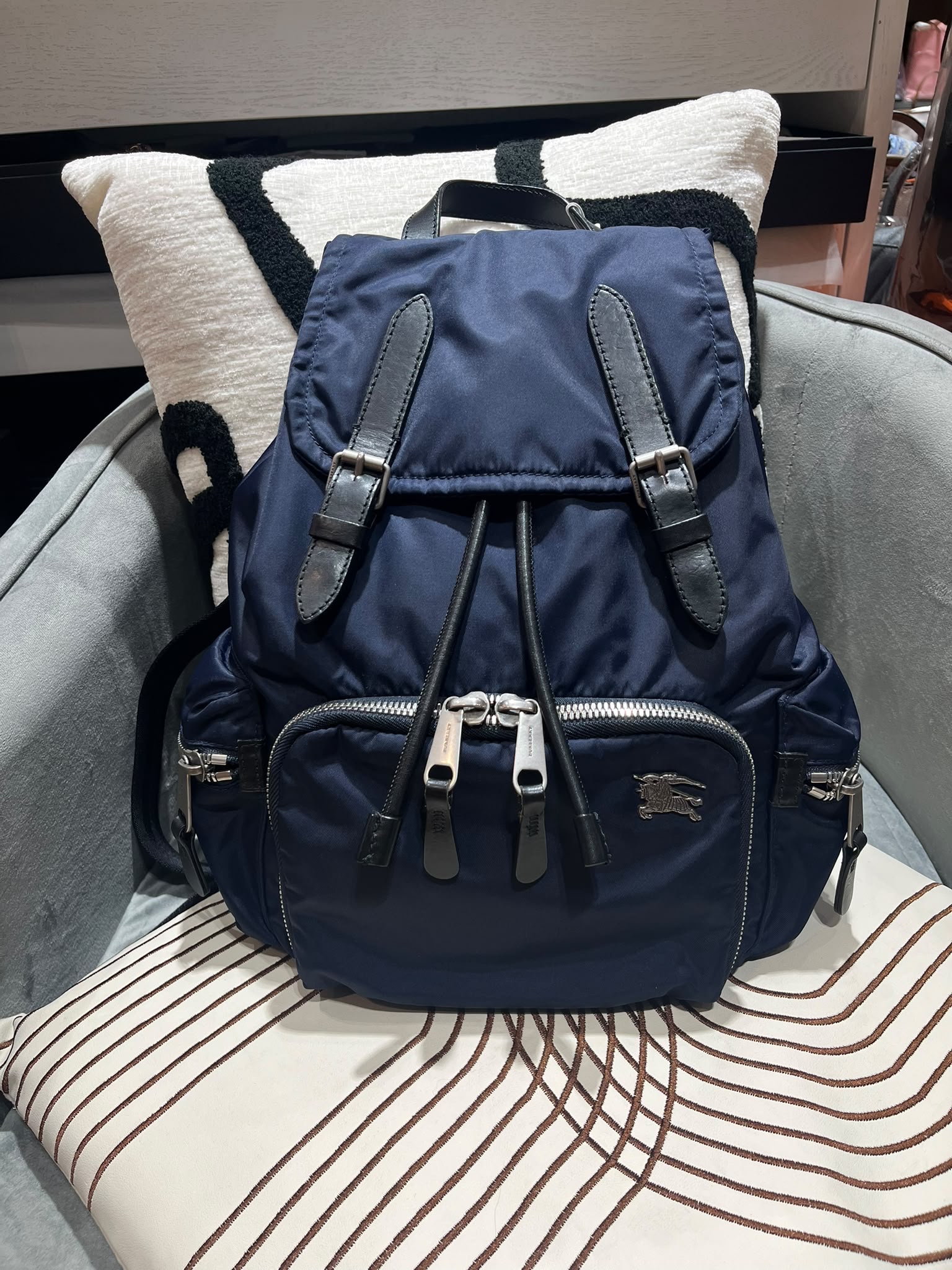 Burberry Nylon Backpack 深藍色 100%Authentic, 95%New