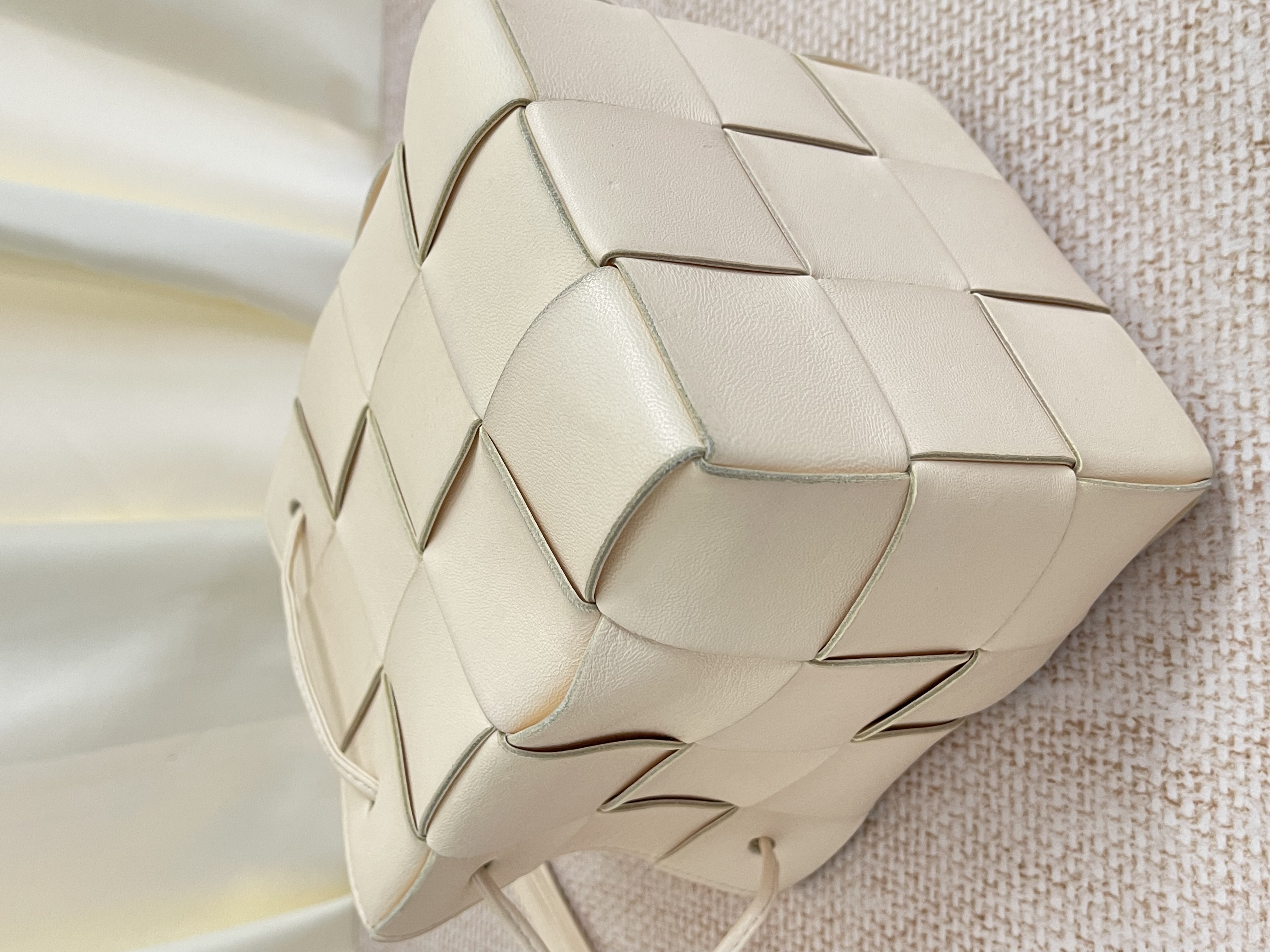 Pre-owned Bottega Veneta Cassette Bucket Bag/ Product Code: 26042401