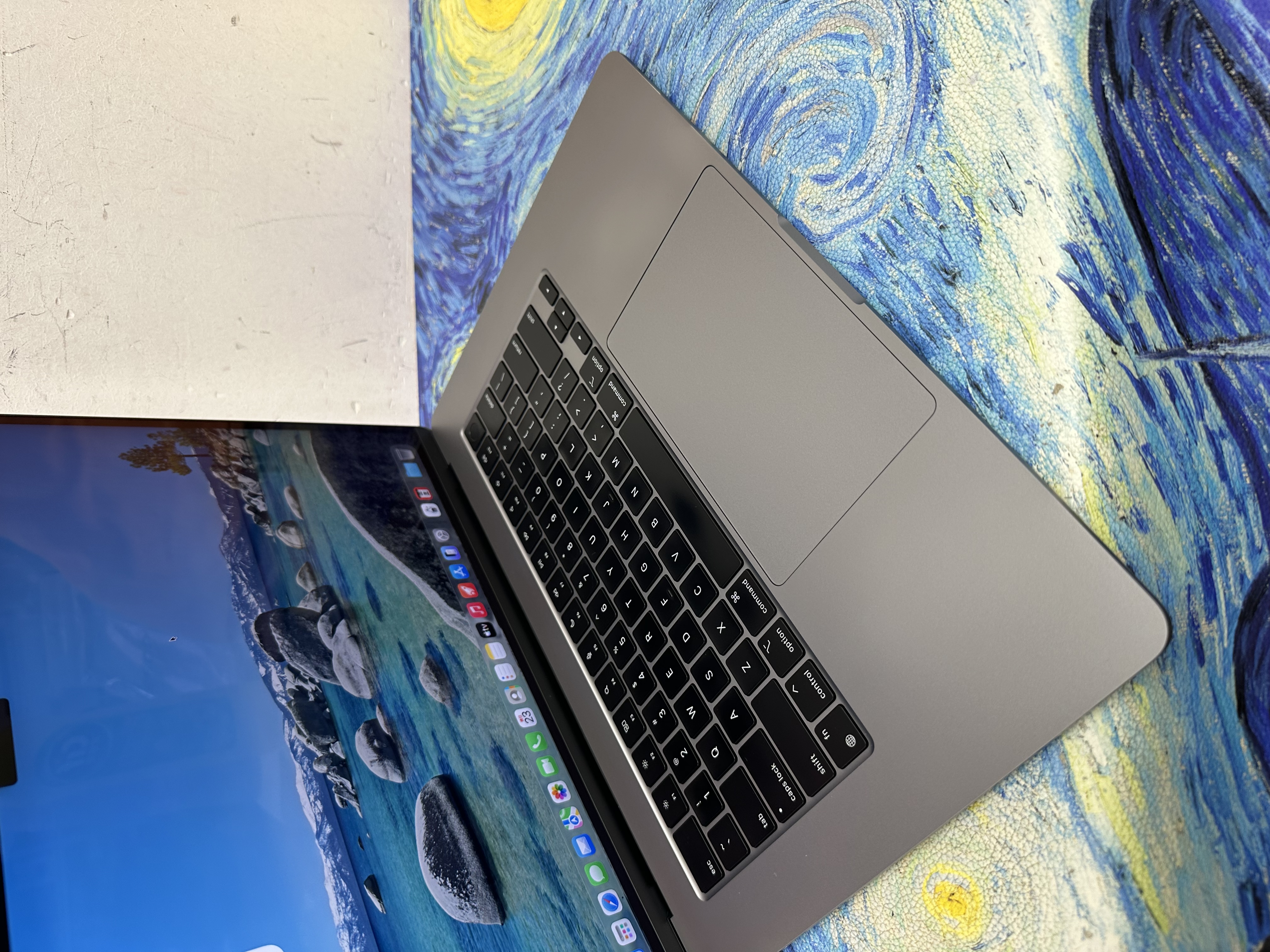 #5991 APPLE  MacBook Air M2 2023 M2 CPU/8GB Ram/256GB SSD/8核心GPU/Liquid Retina XDR Mon/15吋/太空灰🖤/Laptop /Notebook / Gaming / 文書機 / Movie / Netflix
