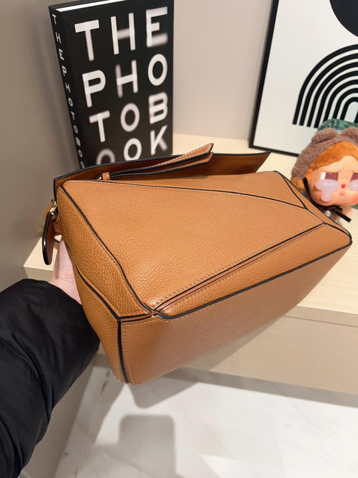 Loewe Puzzle Small Tan Calfskin 100%Authentic, 98%New ✅Tap✅Booklet✅Dust bag