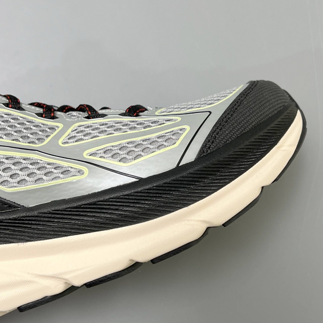 HOKA ONE ONE Clifton One9