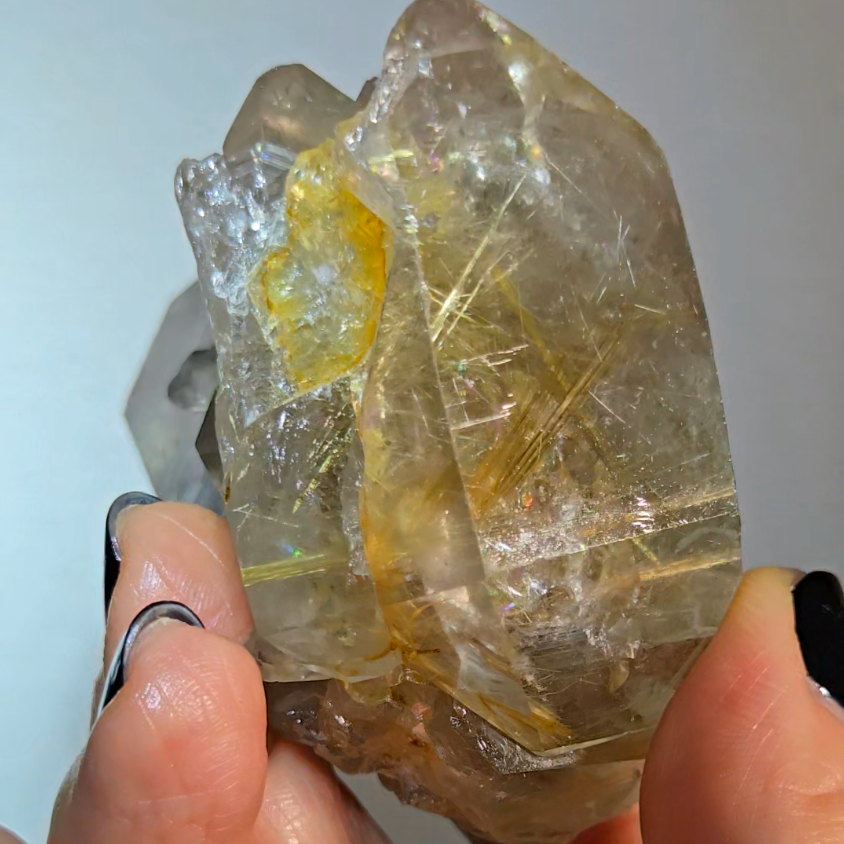 Golden starburst rutiles on black hematite in quartz - RT1429