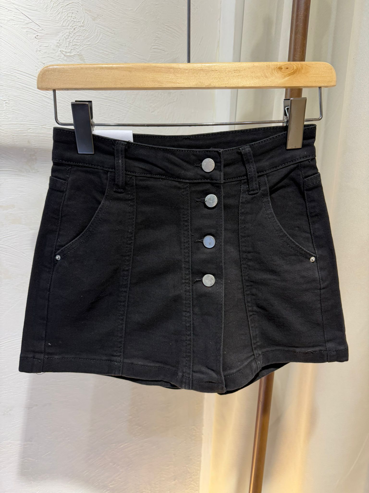 😱超癲清貨😱黑色牛仔短裙褲