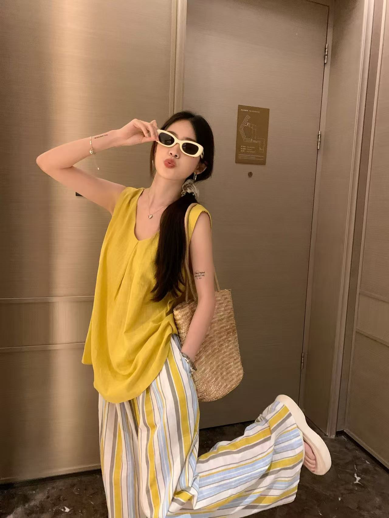 ST247简约风条纹套装