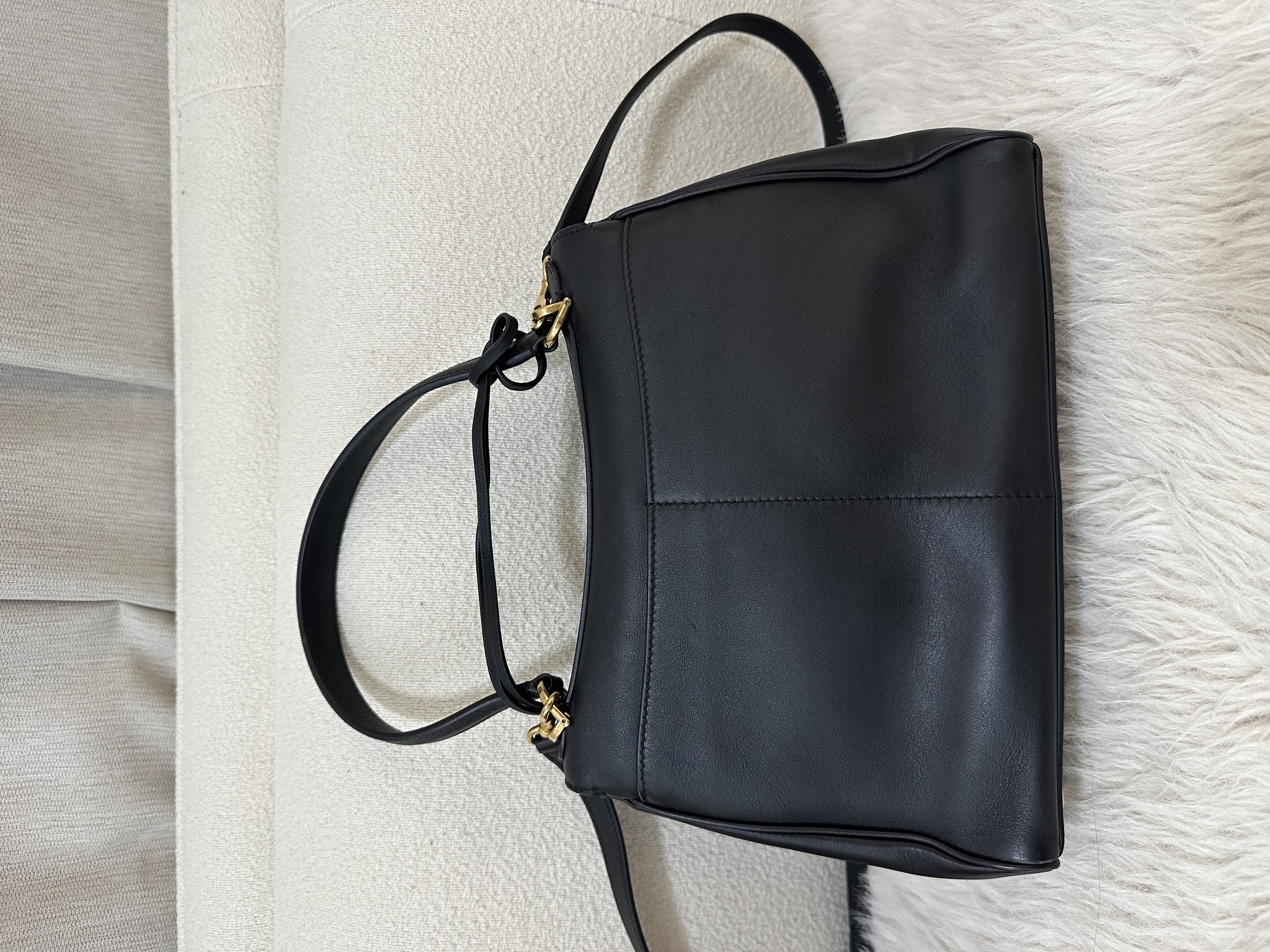 Pre-owned Balenciaga Rodeo / 26NY24