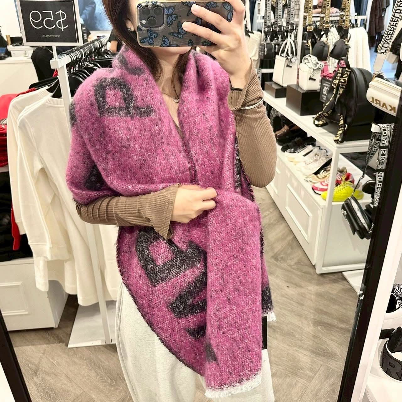 香港現貨-karl lagerfeld Logo Fluffy Blanket Scarf