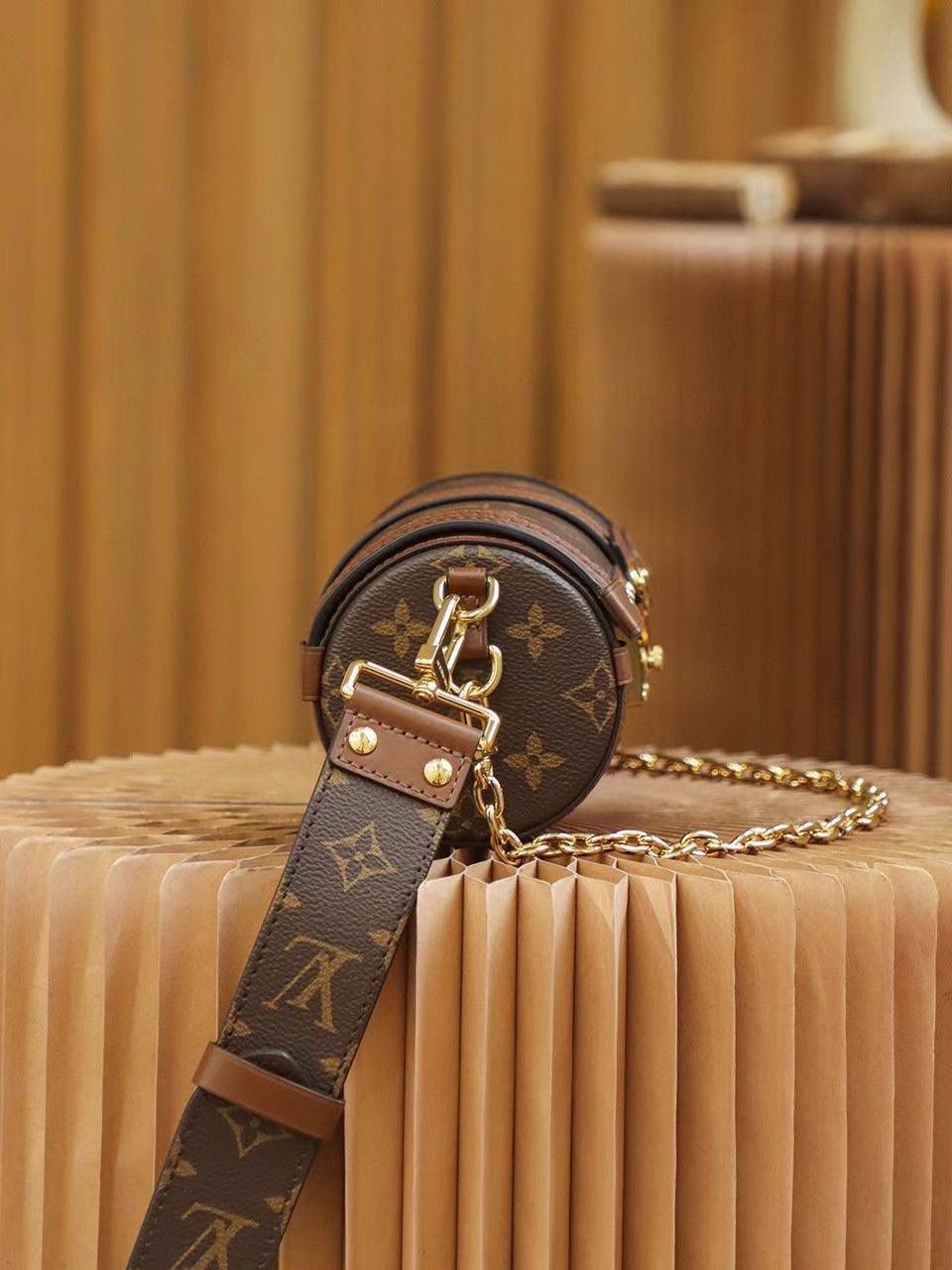 特级精品原厂🔥Papillon BB手袋 独家渠道货 细节实拍图！💁🏻‍♀️ A级全钢五金 360度无死角 随意看看 🥰 尺寸 ：19.0 x 9.0 x 9.0 cm