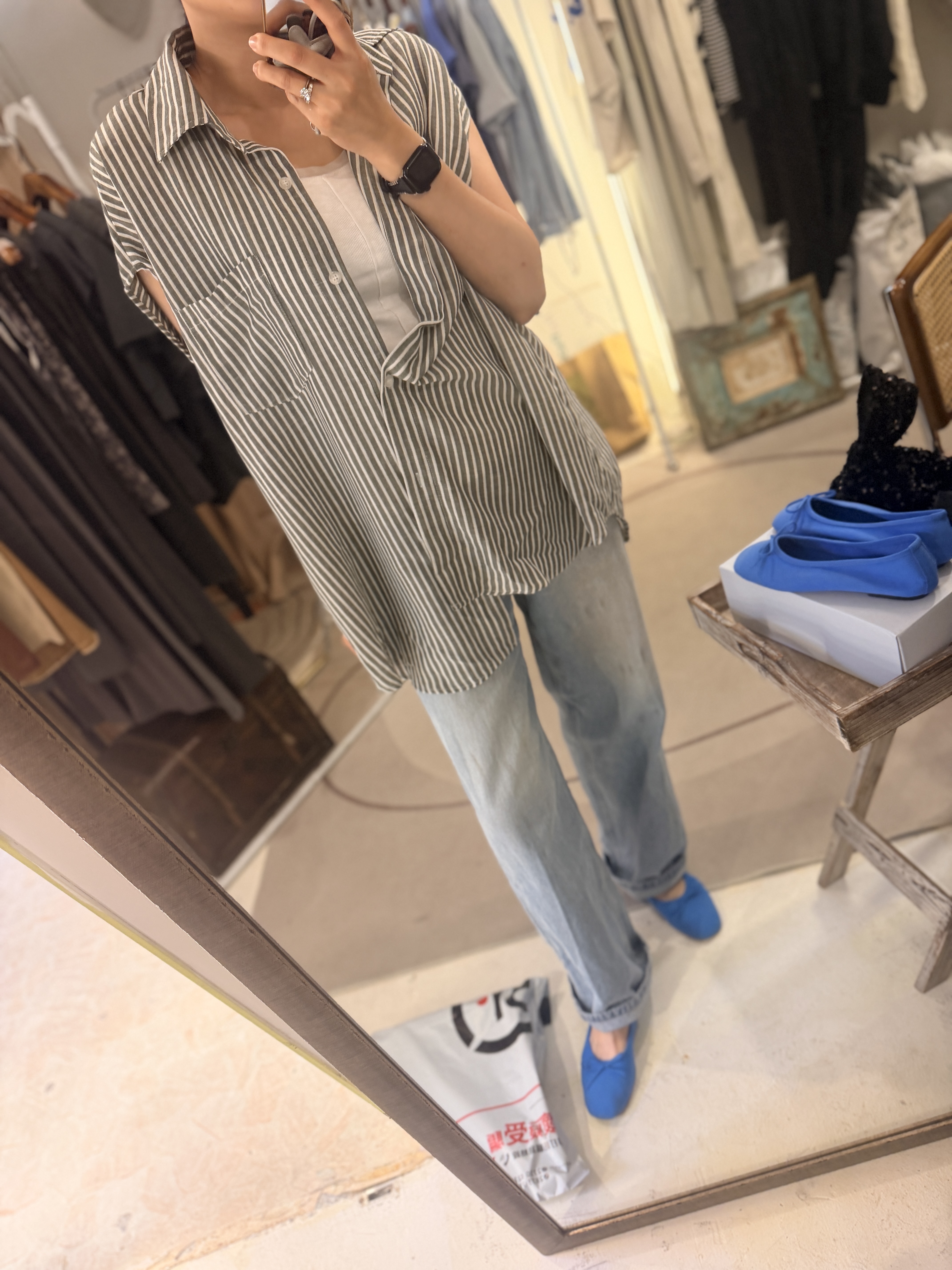 Loose cutting linen shirt