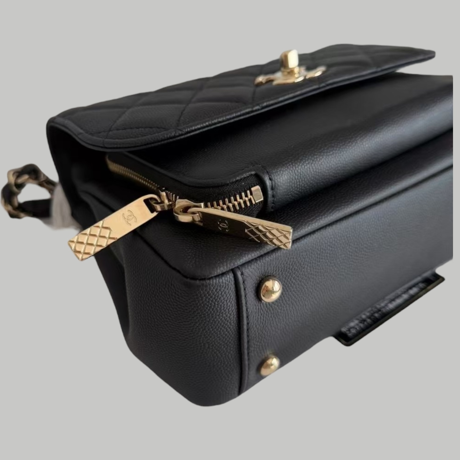 Chanel  Caviar Business Affinty 23cm