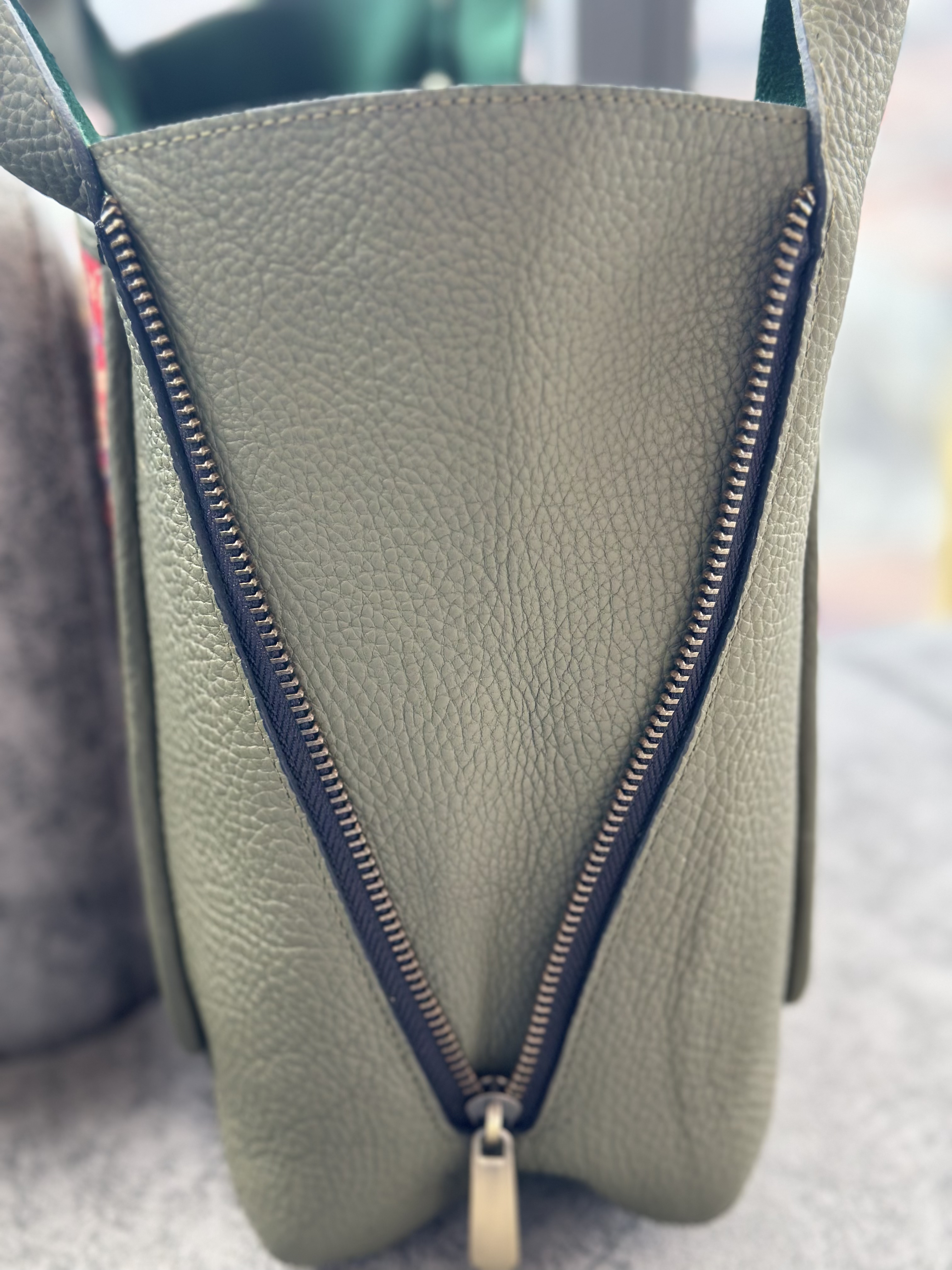 K28 土耳其真皮地氈手袋（墨綠色）