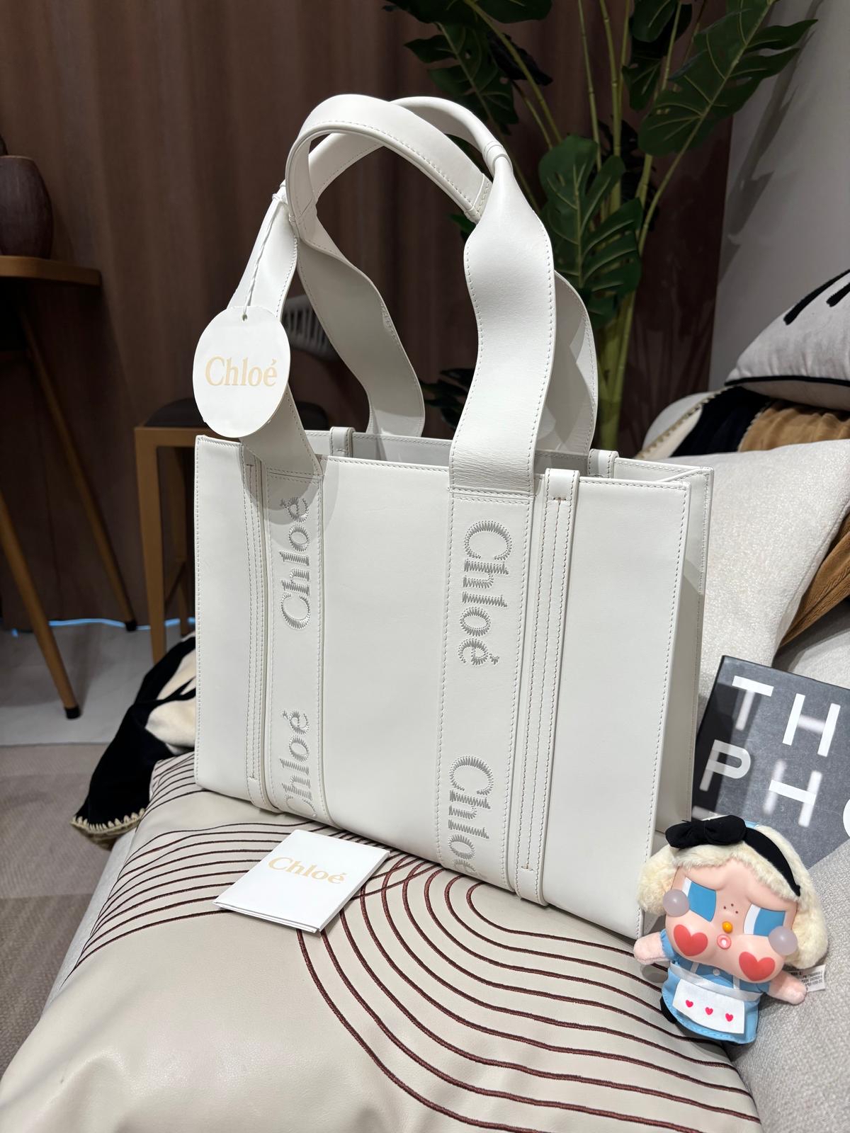 未使用品 Chloe woody medium tote calfskin  100%Authentic,Unused 未使用品 ✅tap✅dust bag 