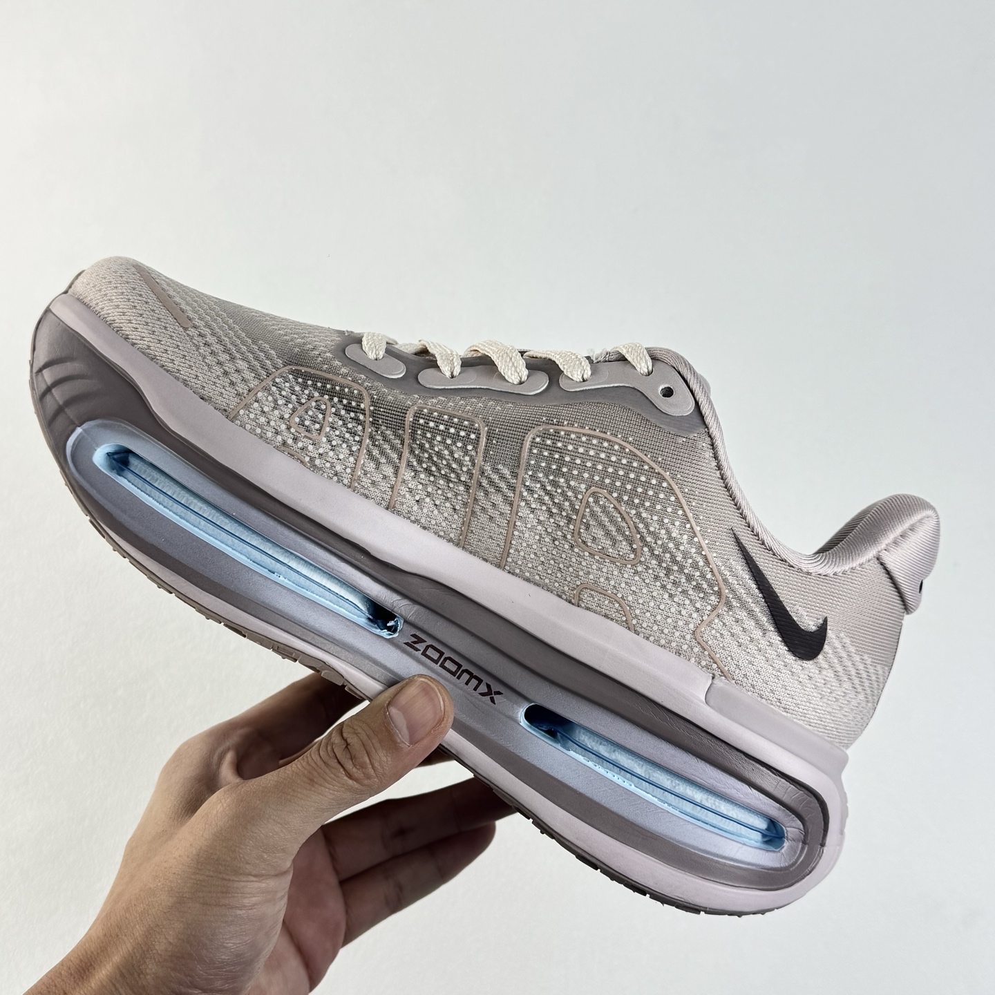 Nike Vomero Premium 