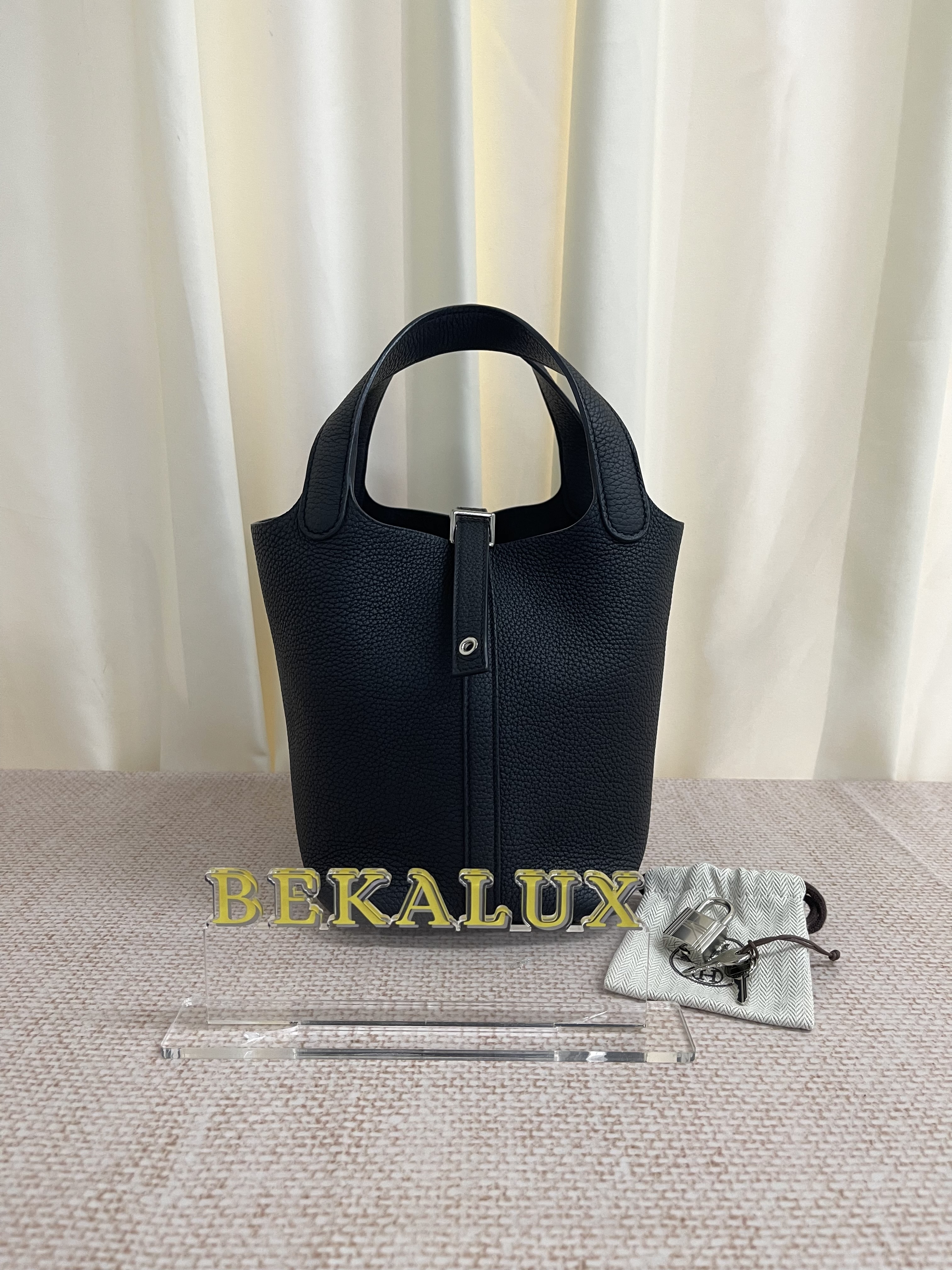 Pre-owned Hermes P18/ Stamp D/ Product Code: 26031706