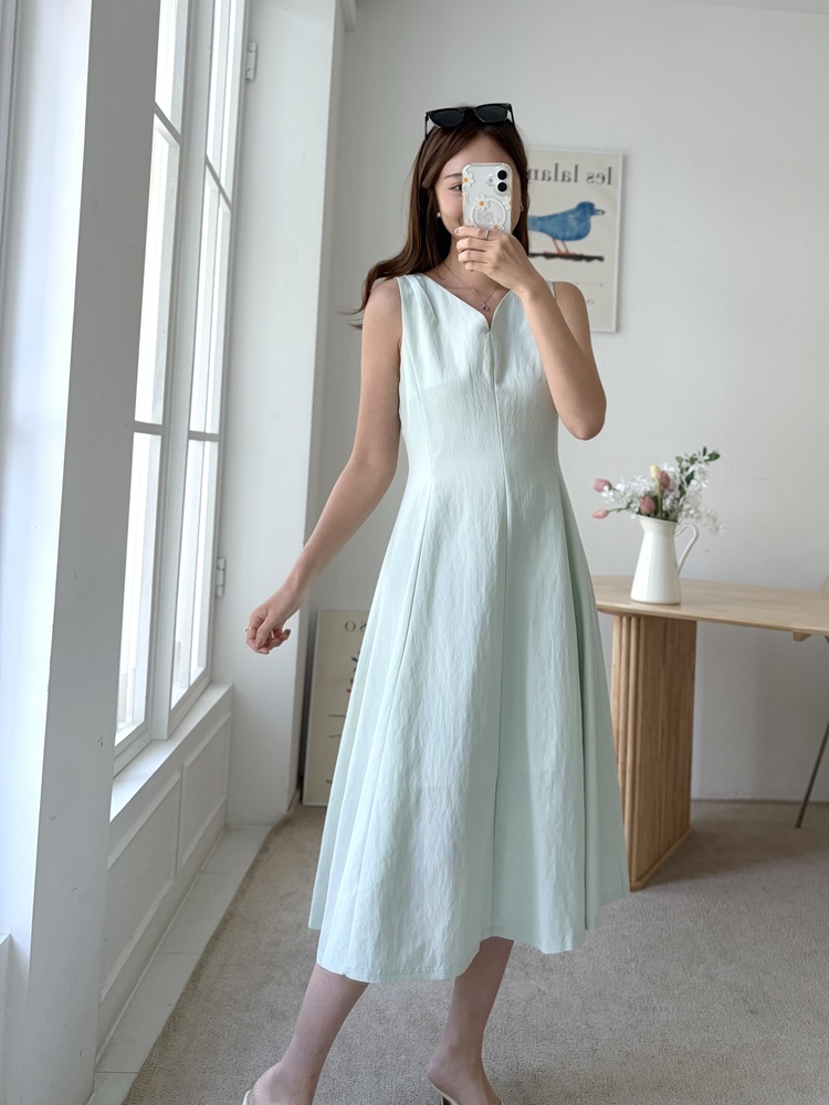 Daphne Flare Dress (Mint)