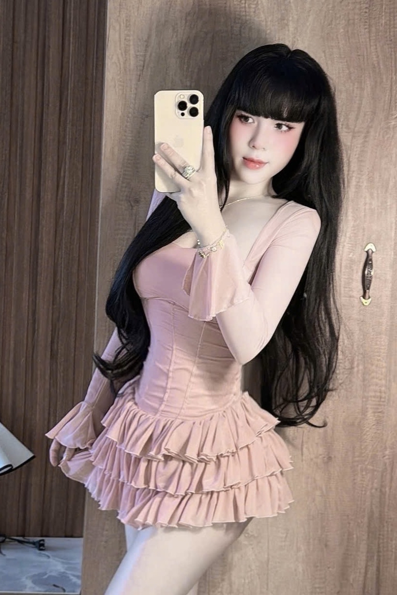 長袖荷葉邊迷你連身裙 