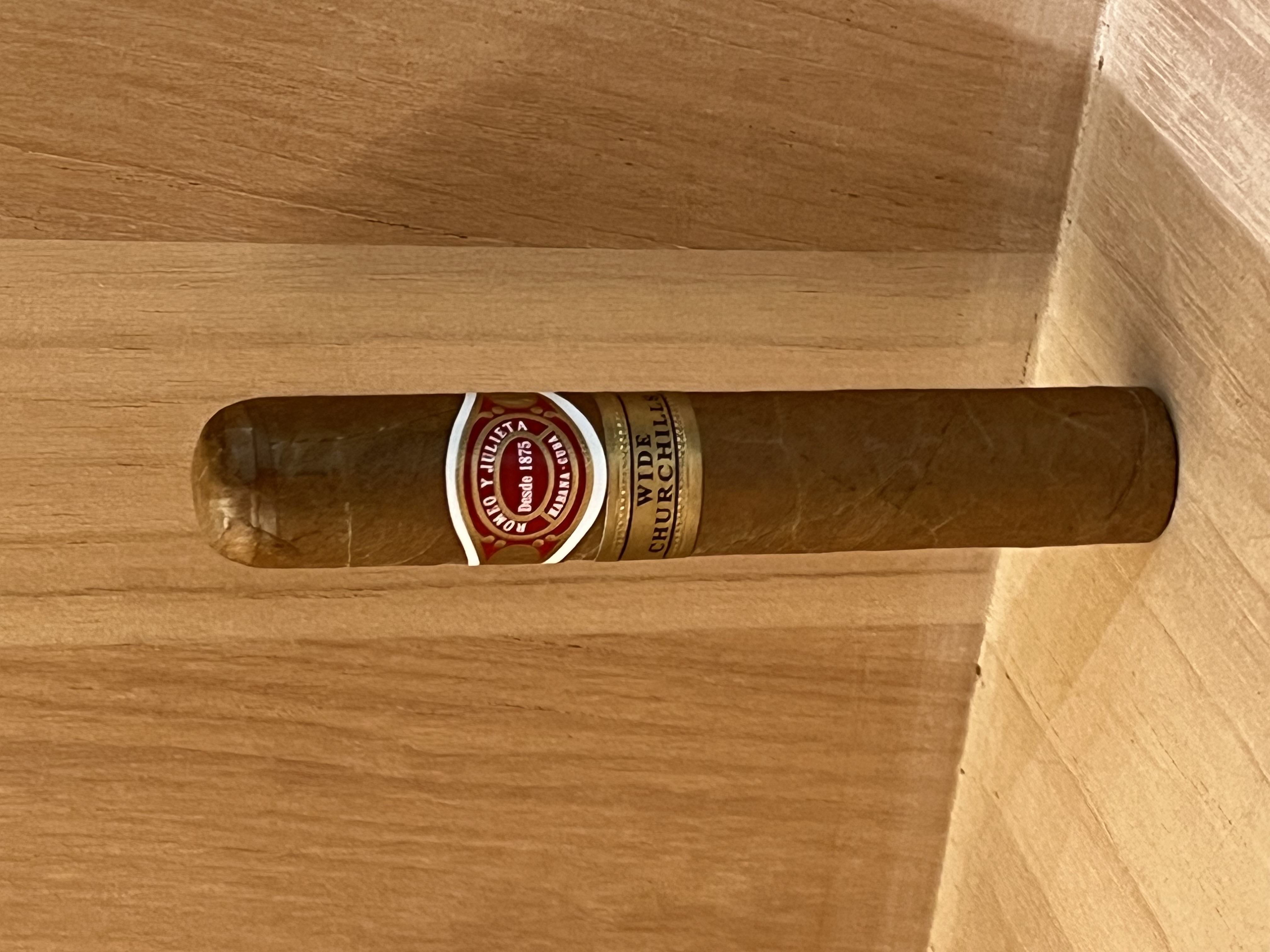 ROMEO Y JULIETA羅密歐寬丘 （單支）