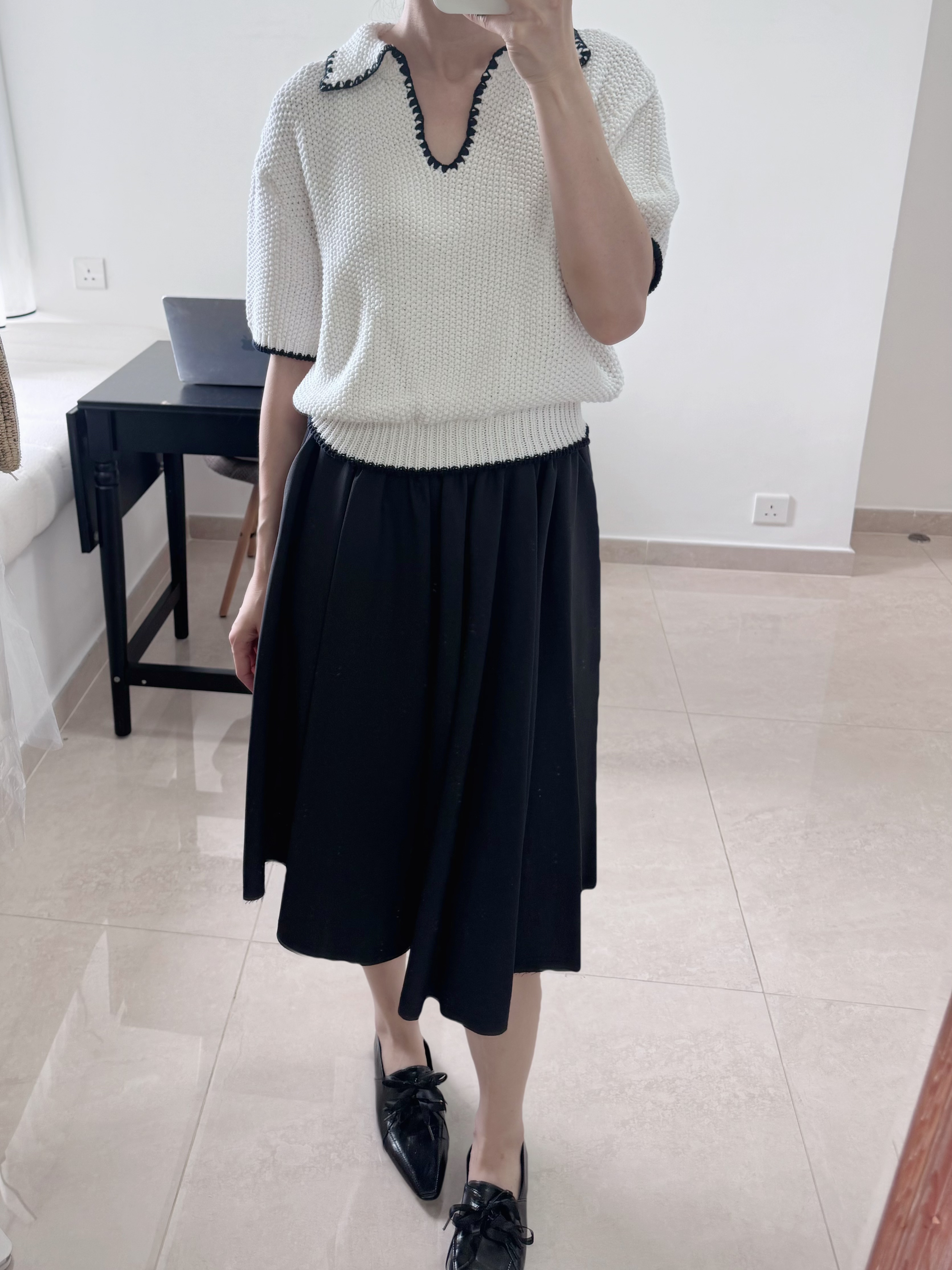 Embroidered collar knitted top (Ivory)
