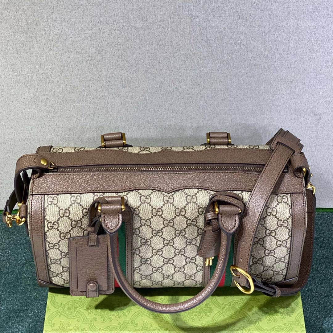 🔥大货实拍 𝗚𝘂𝗰𝗰𝗶新品旅行袋，不仅颜值高，收藏价值也很大，把它放在行李箱上或者肩背都很养眼！ 型号：645017 尺寸：36*20*14.5cm