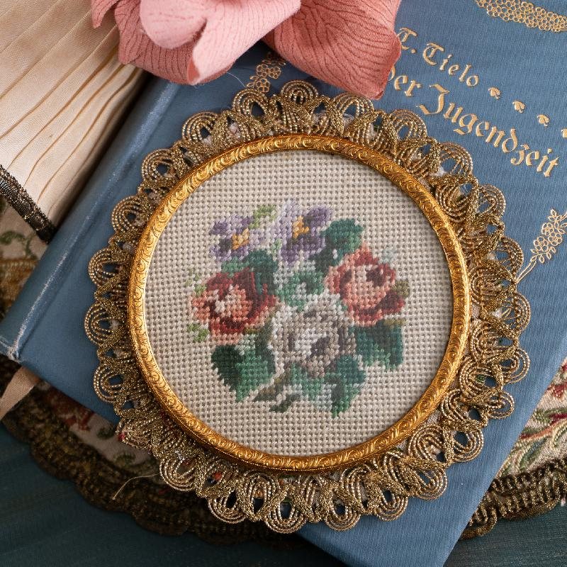 Vintage c.a. 1960s Hand-Stitched Petit Needlepoint Floral Coaster (MZ020)