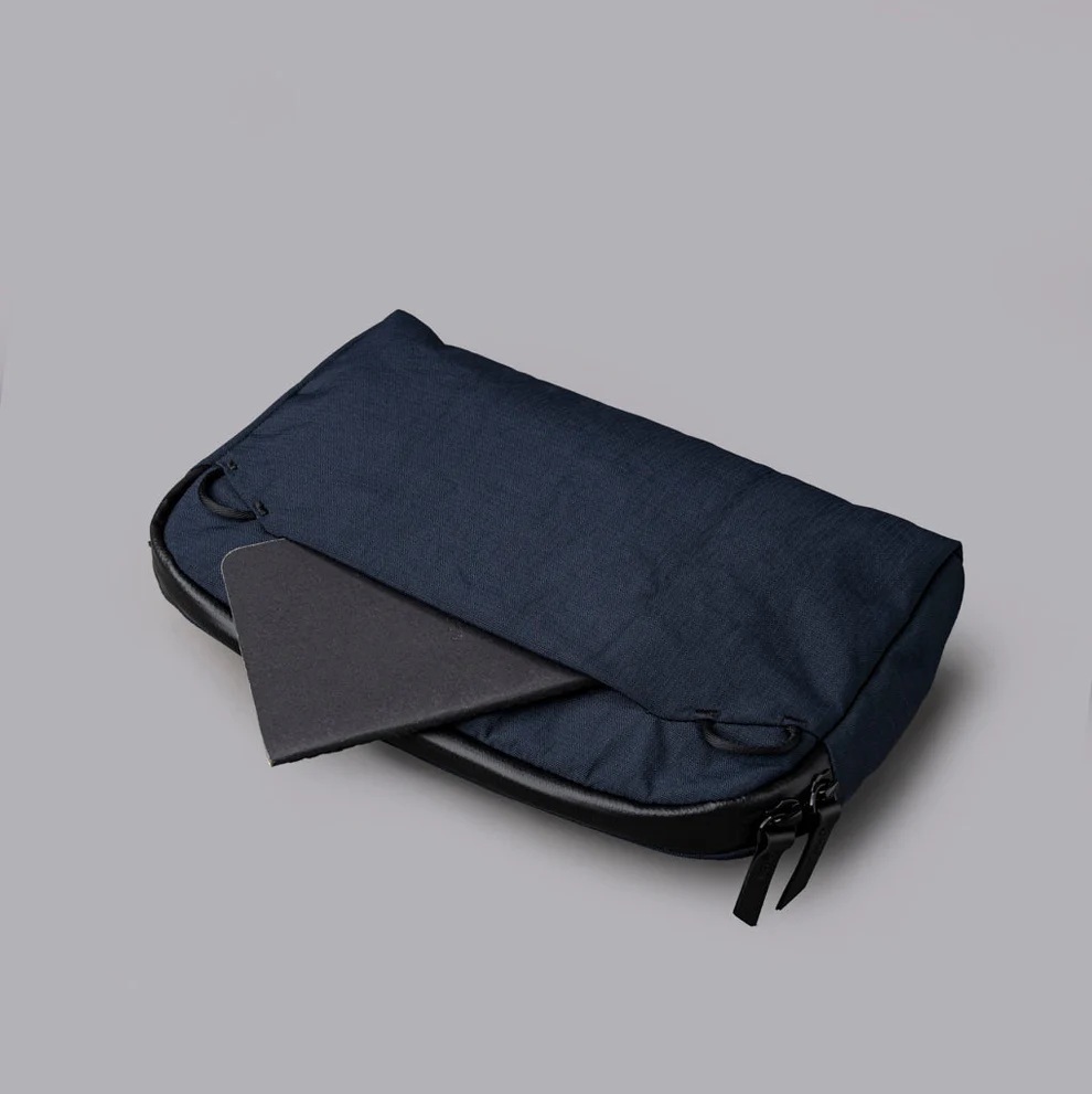 Alpaka Flight Sling 2L V2輕量旅行側肩包-Axoflux 400D(需預訂)