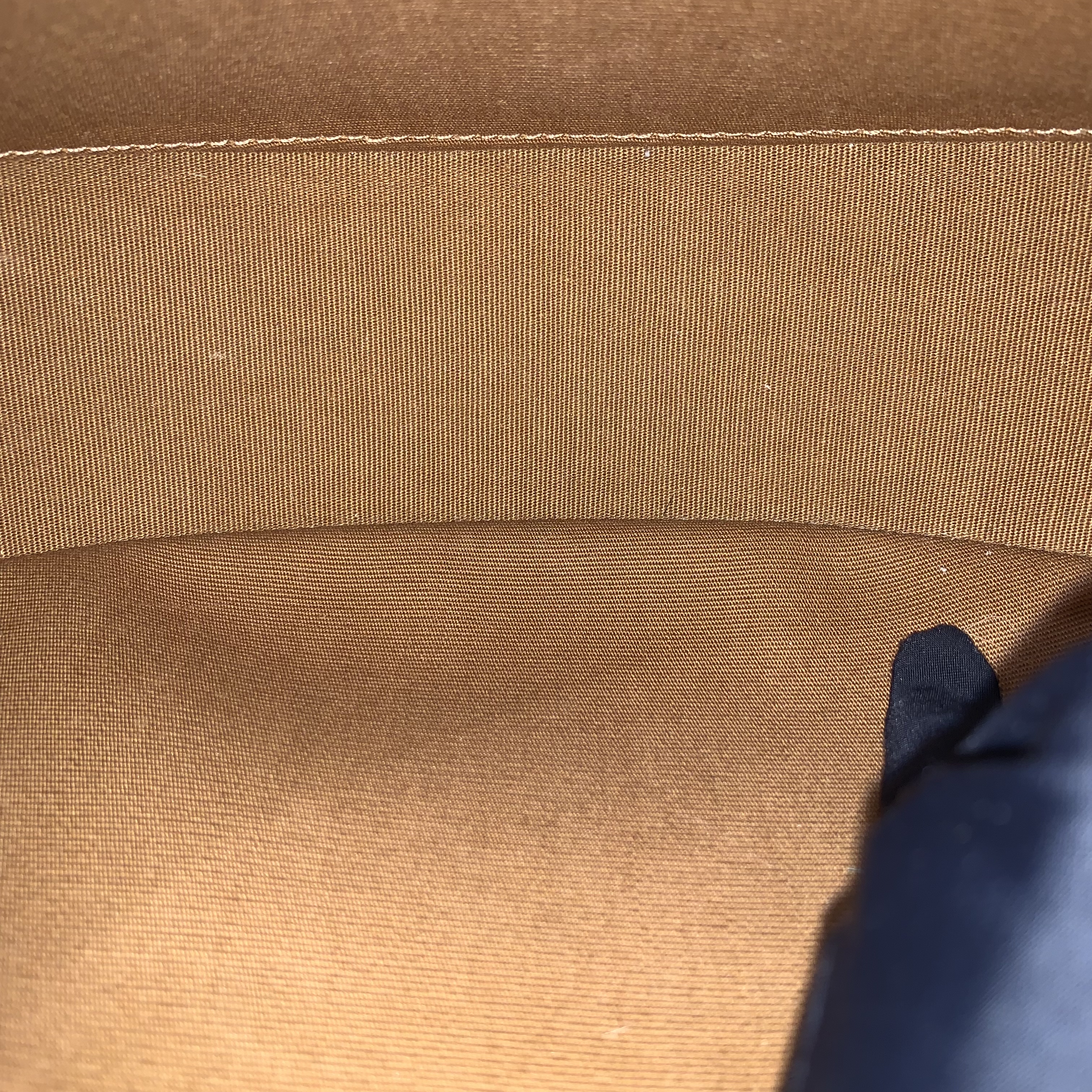 celine triomphe ava凱旋扣腋下包 