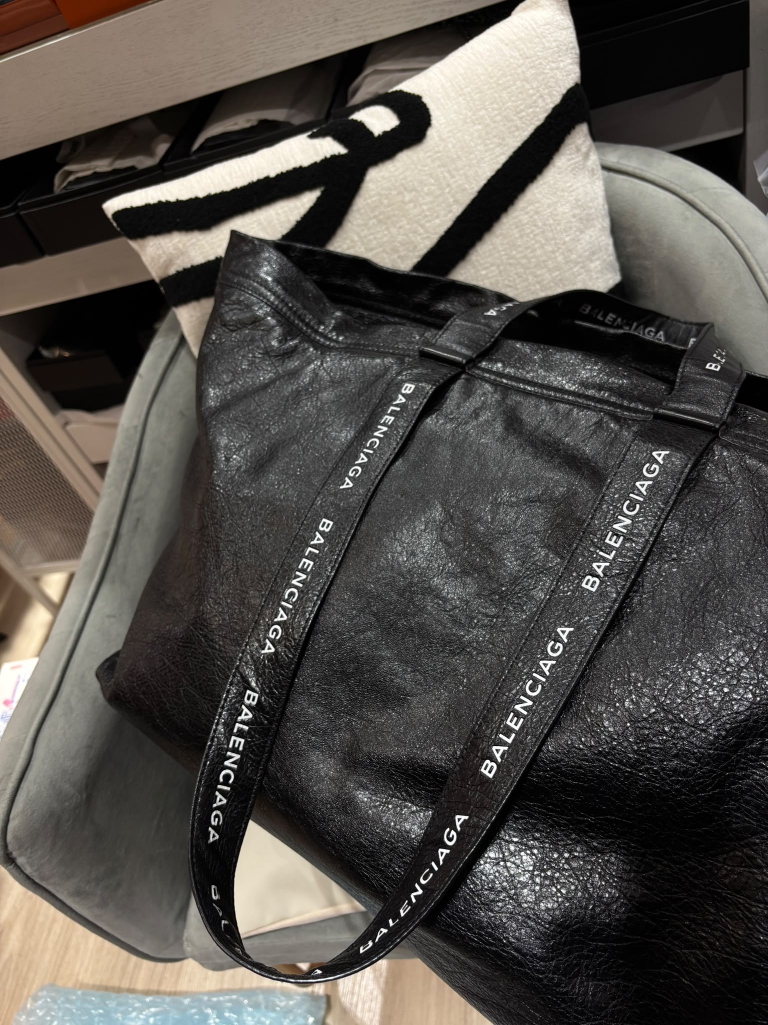 Balenciaga carry shopper Tote Bag 黑色小牛 W44cm x D24cm x H37cm  100%Authentic,95%New