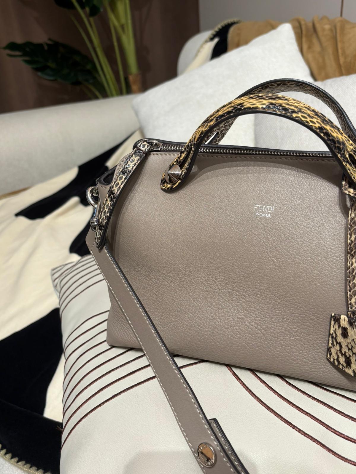 Fendi by the way medium 2way bag calfskin  100%Authentic ,88%new✅dust bag 