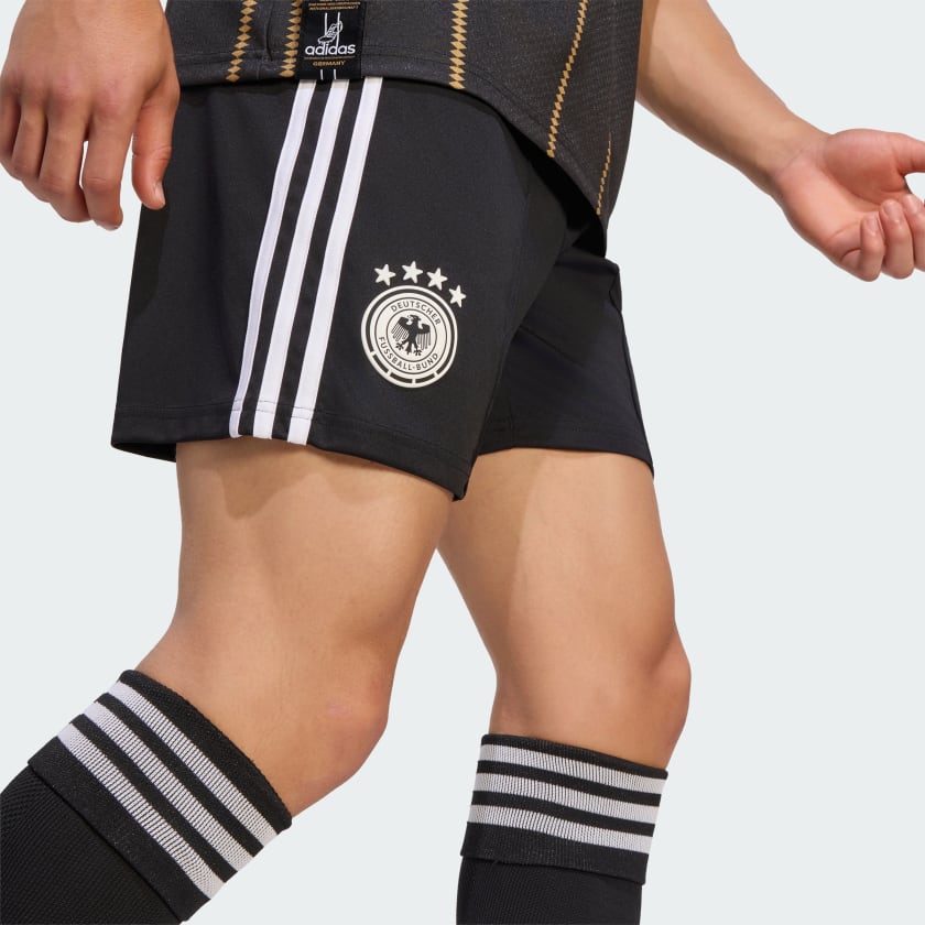 黑金告別！⚫🟥🟨 Adidas Germany 德國 2026 三客球迷版球褲 KS5267