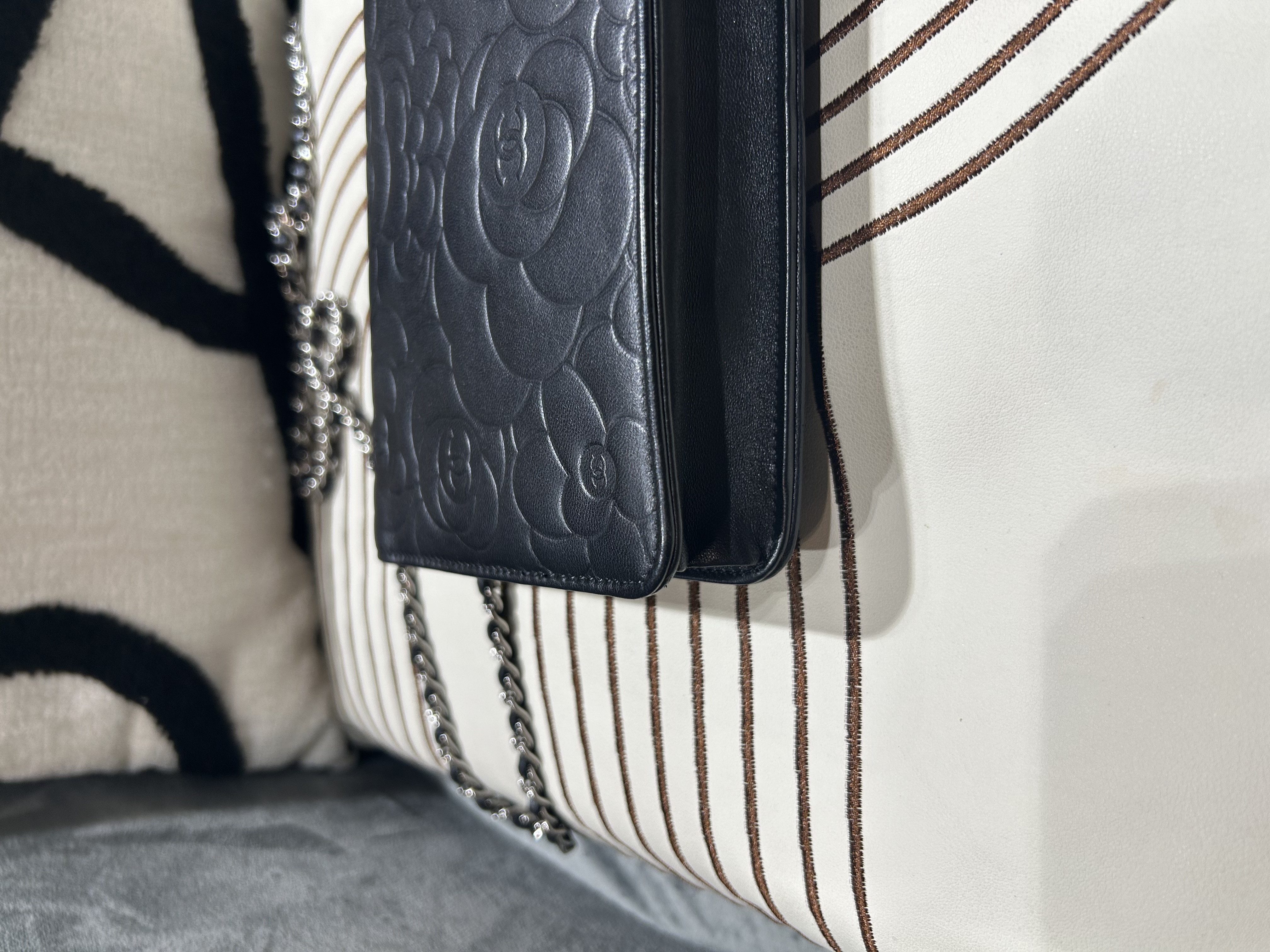 Chanel 山茶花 Wallet On Chain 黑色銀鏈 100%Authentic, 98%New ☑️15Card☑️Box