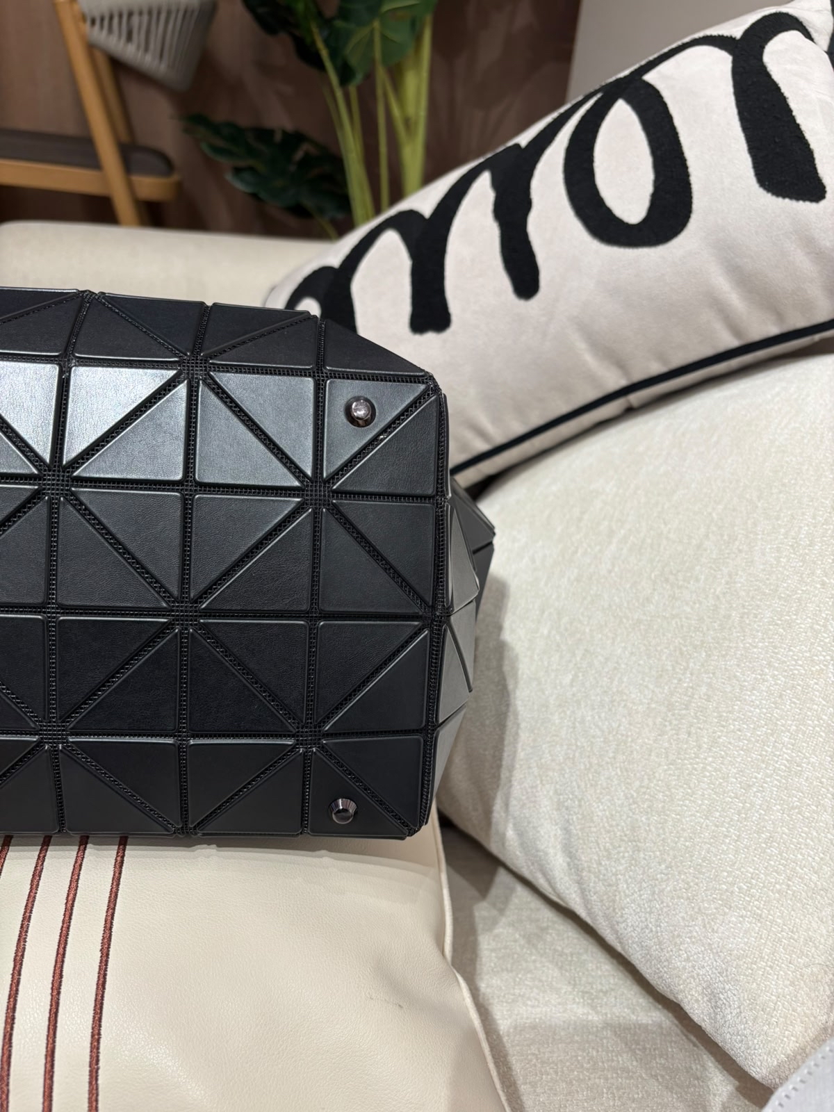 Issey Miyake Bao Bao Boston Bag 100%Authentic, 98%New ✅Dust bag
