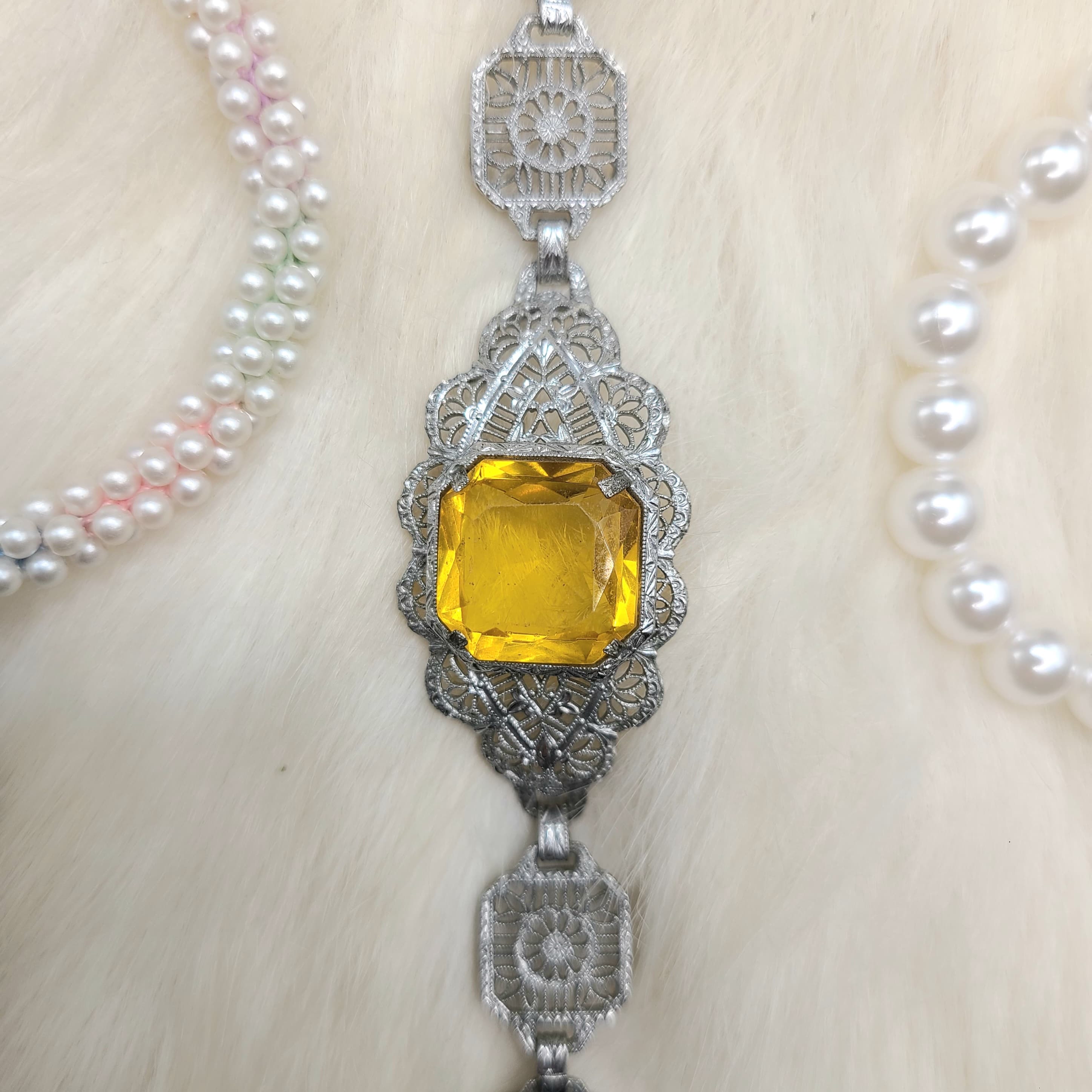 Art Deco 時期黃琉璃鍍銠手鍊