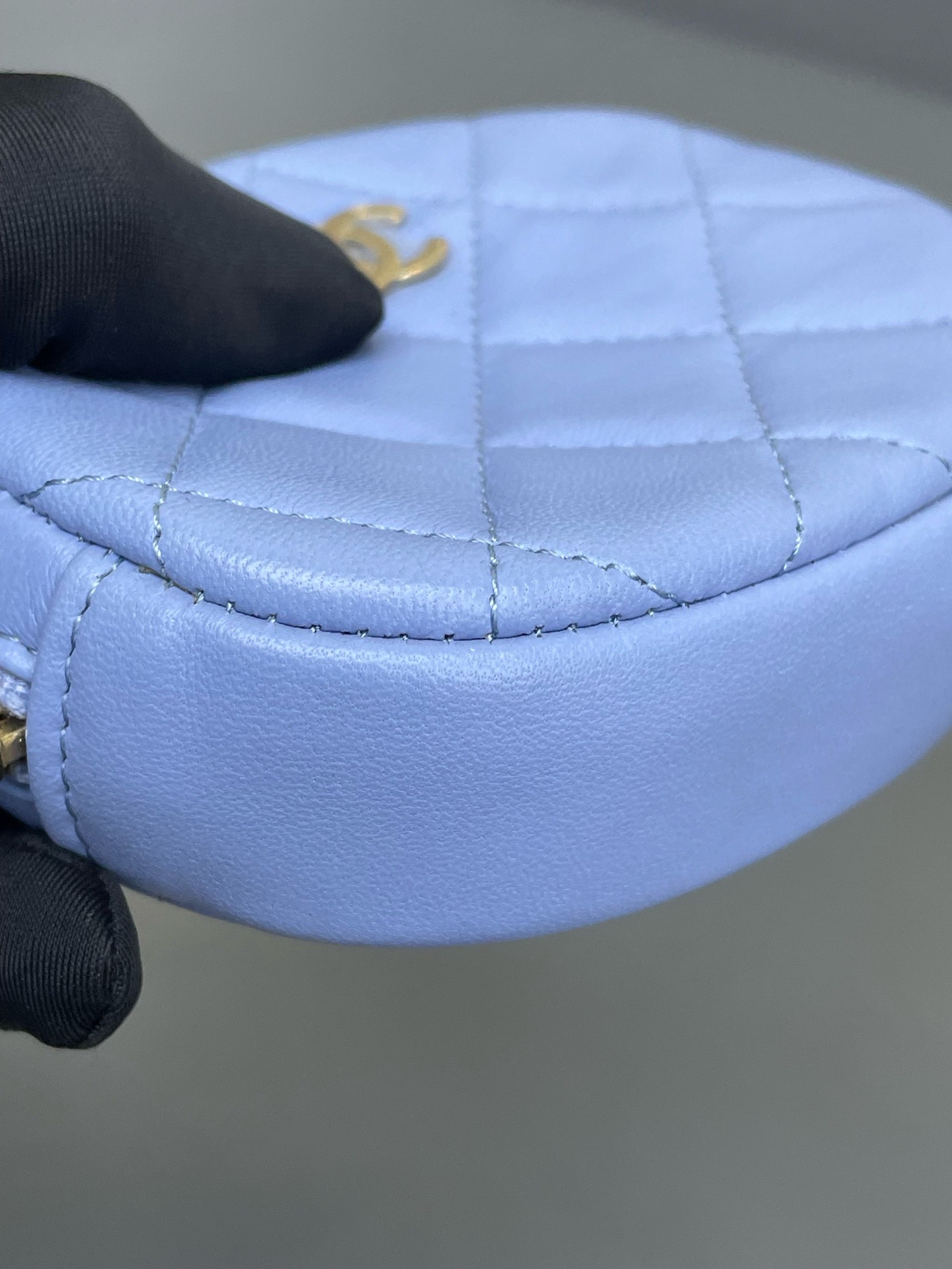 【預訂貨品】Chanel 天空藍金扣羊皮散子包