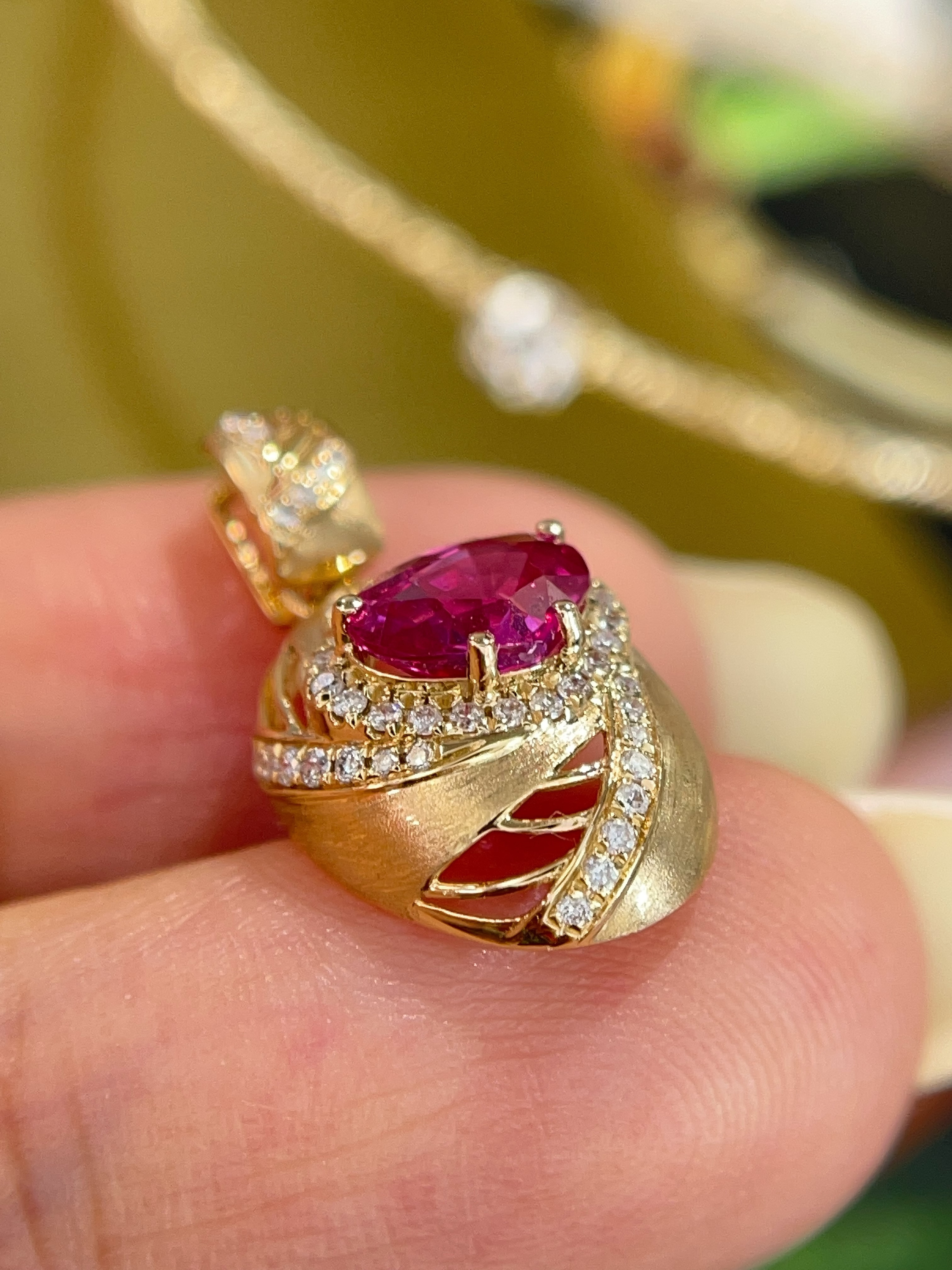 18K Gold Multi-way Ruby Pendant N031807