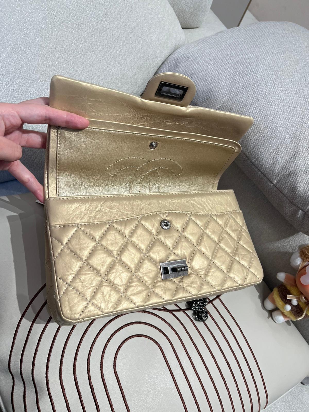 Chanel 2.55 flap bag classic calfskin 100%Authentic ,98%new ✅card✅dust bag✅box 